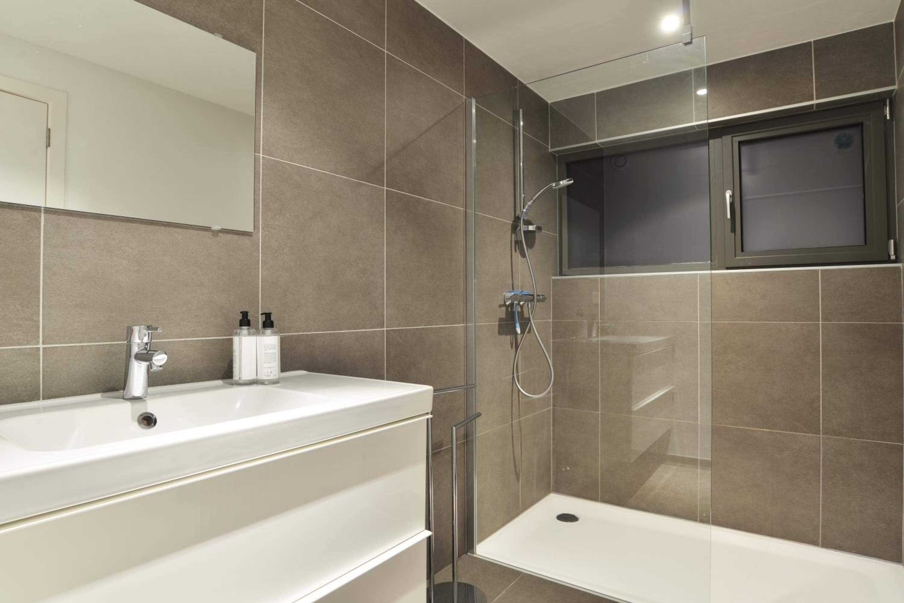 Suite with Terrace - Photo 9