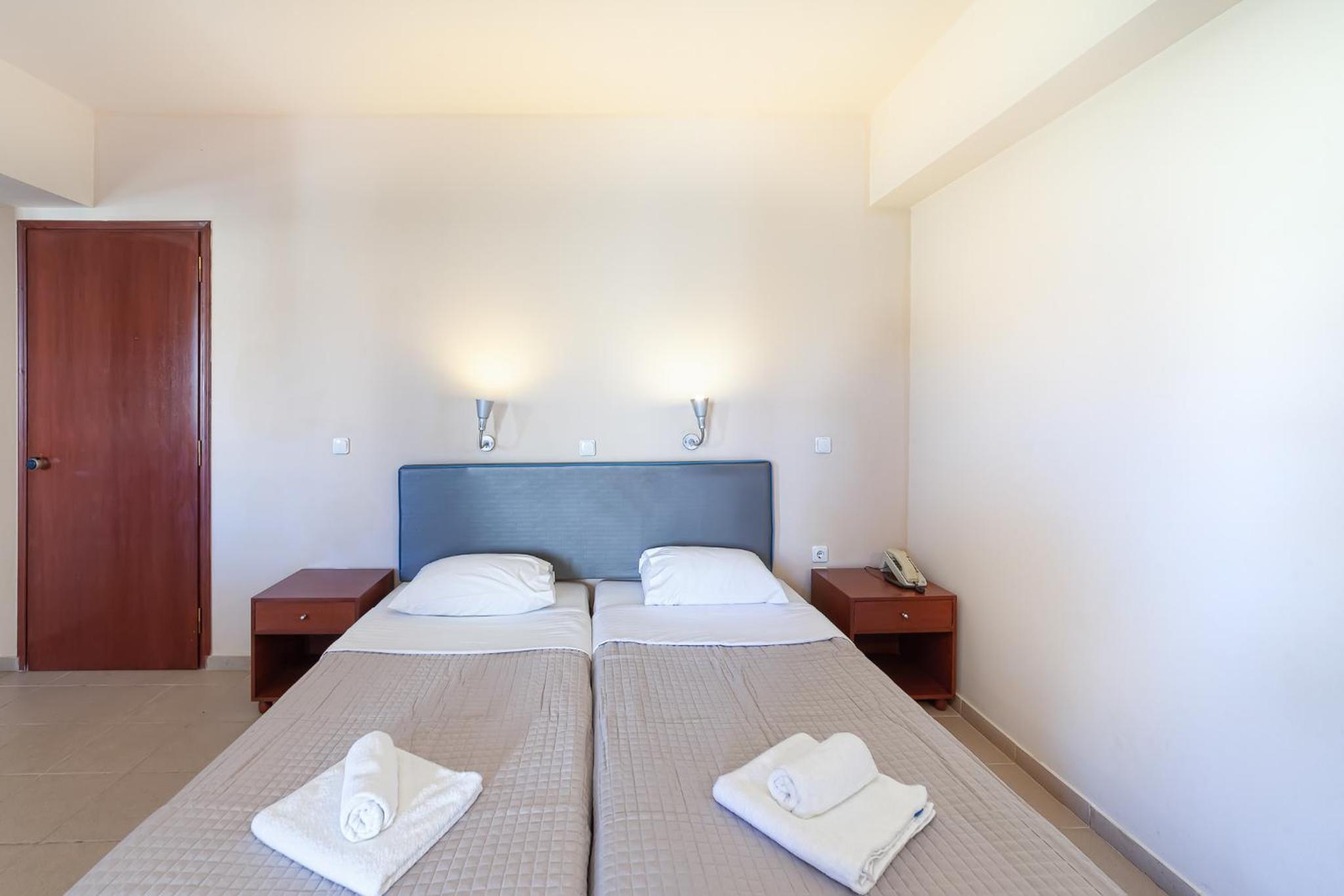Studio with Garden View (2-4 Adults)