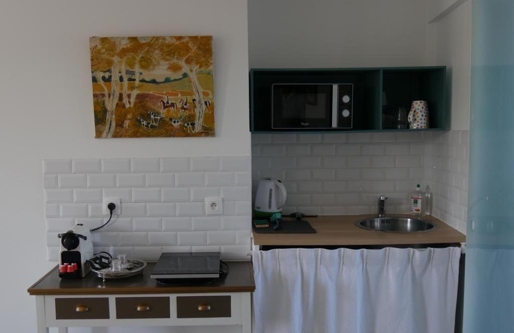 One-Bedroom Apartment - Photo 3
