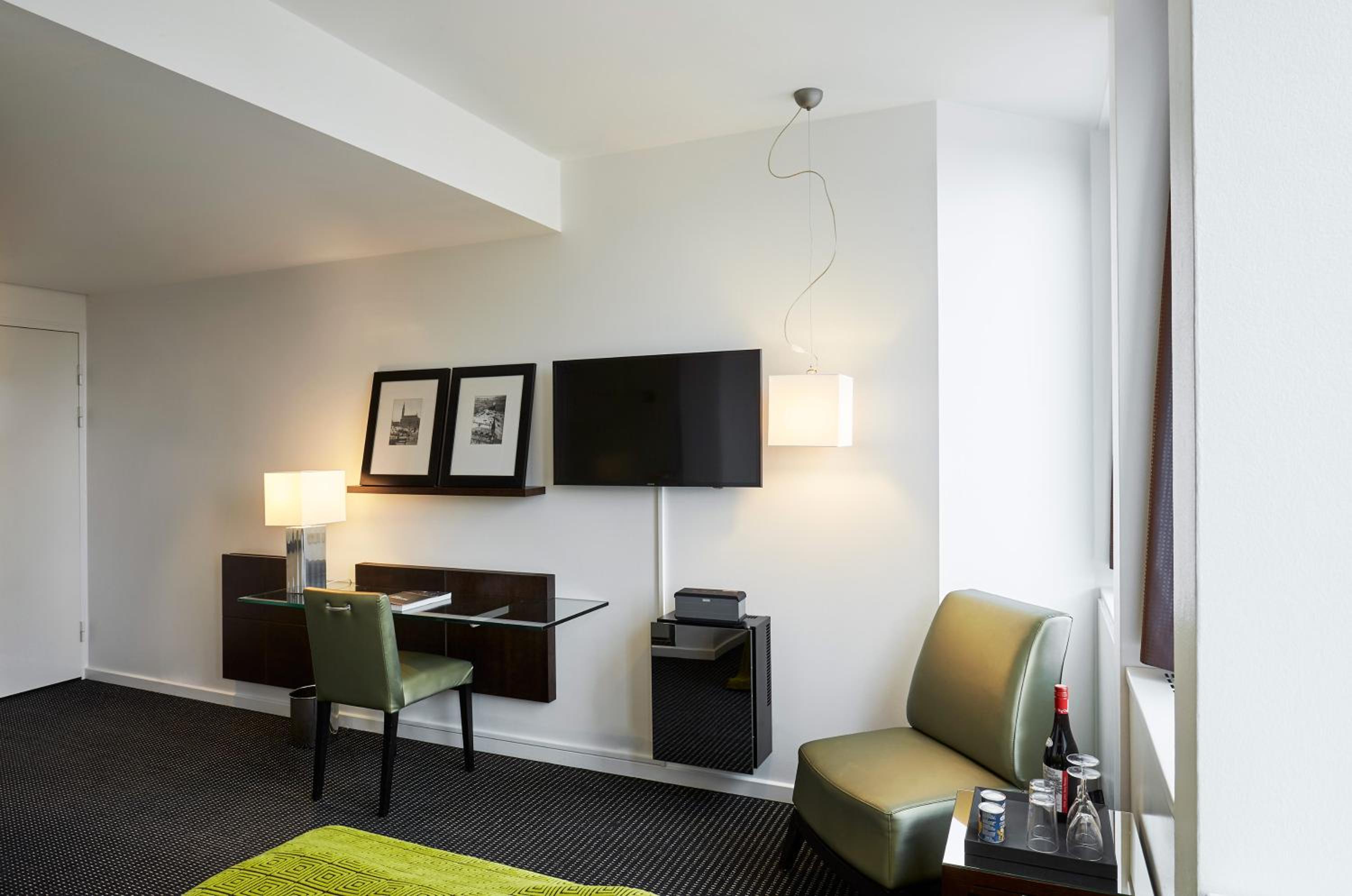 Compact Double Room - Photo 7