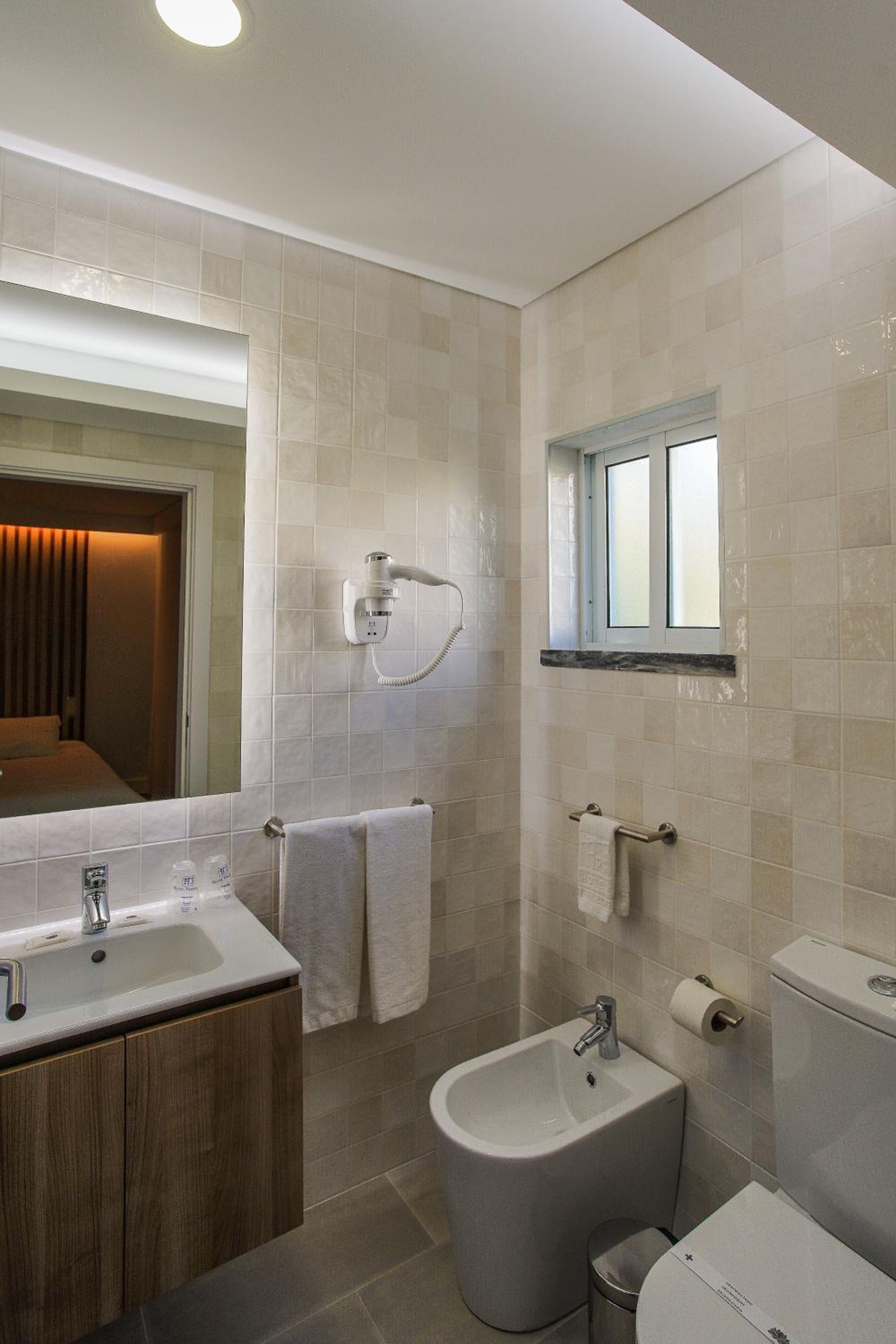 Triple Room with Private Bathroom photo 2