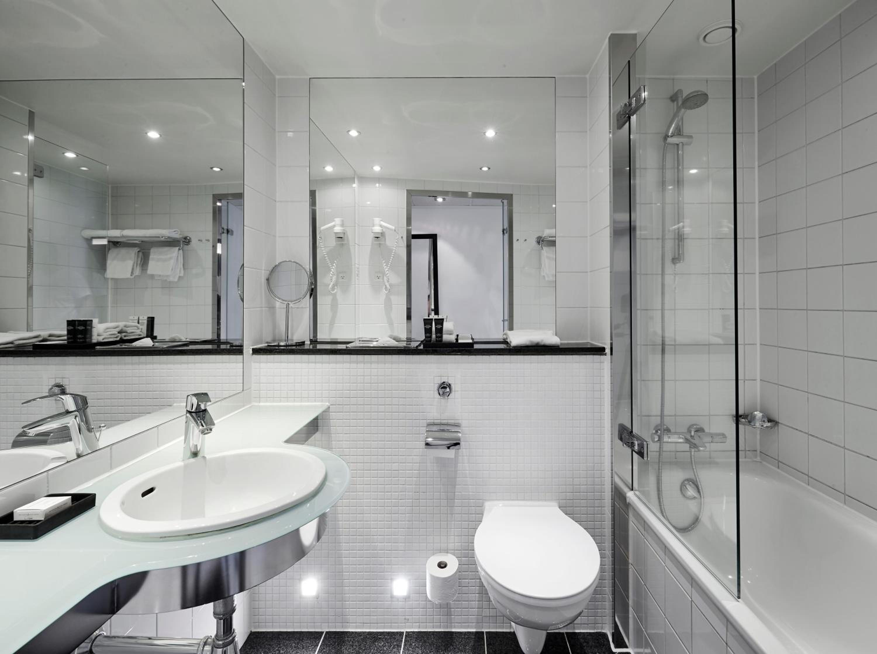 Superior King Room - Photo 7