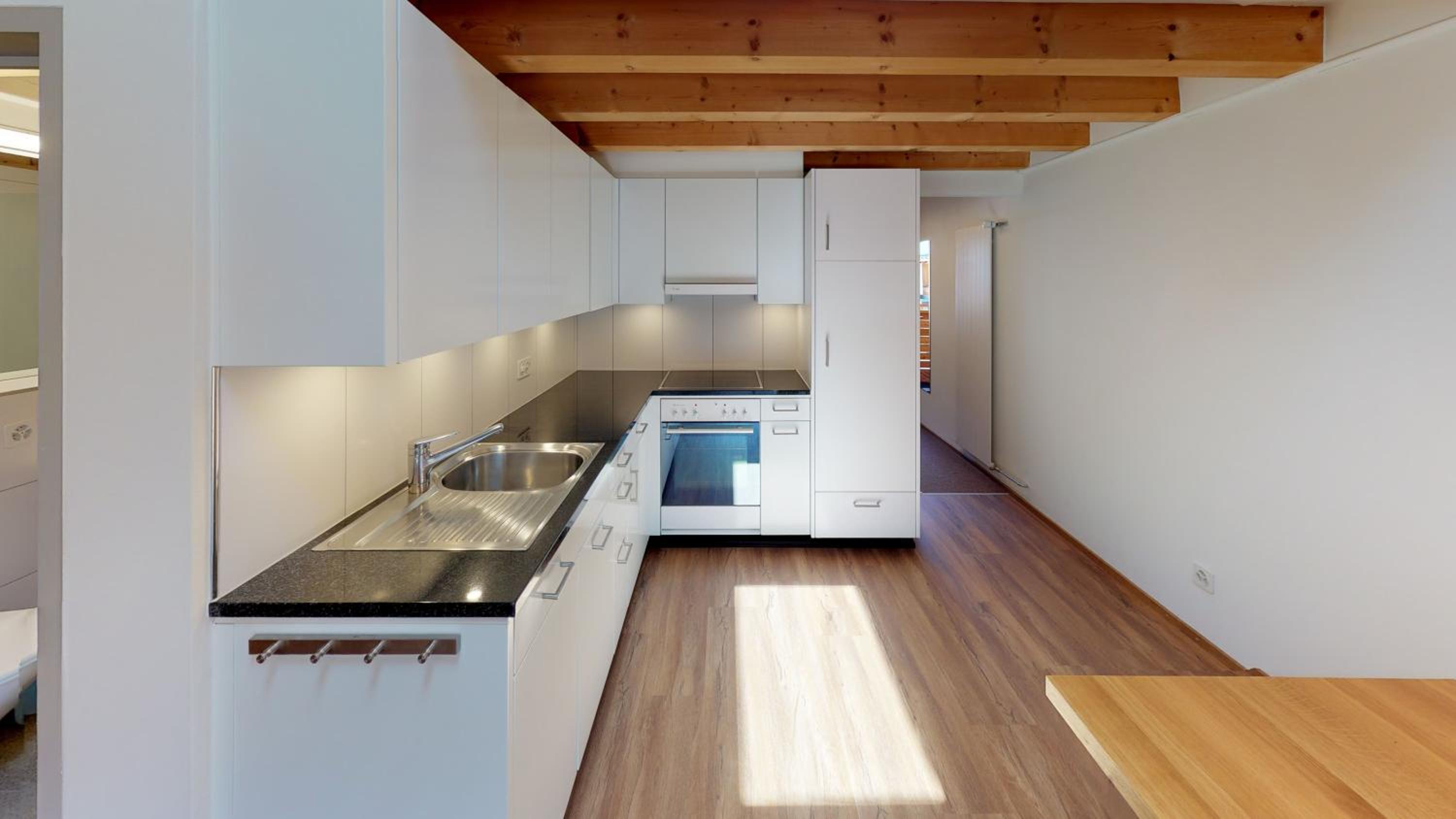 Modern One-Bedroom Apartment photo 3