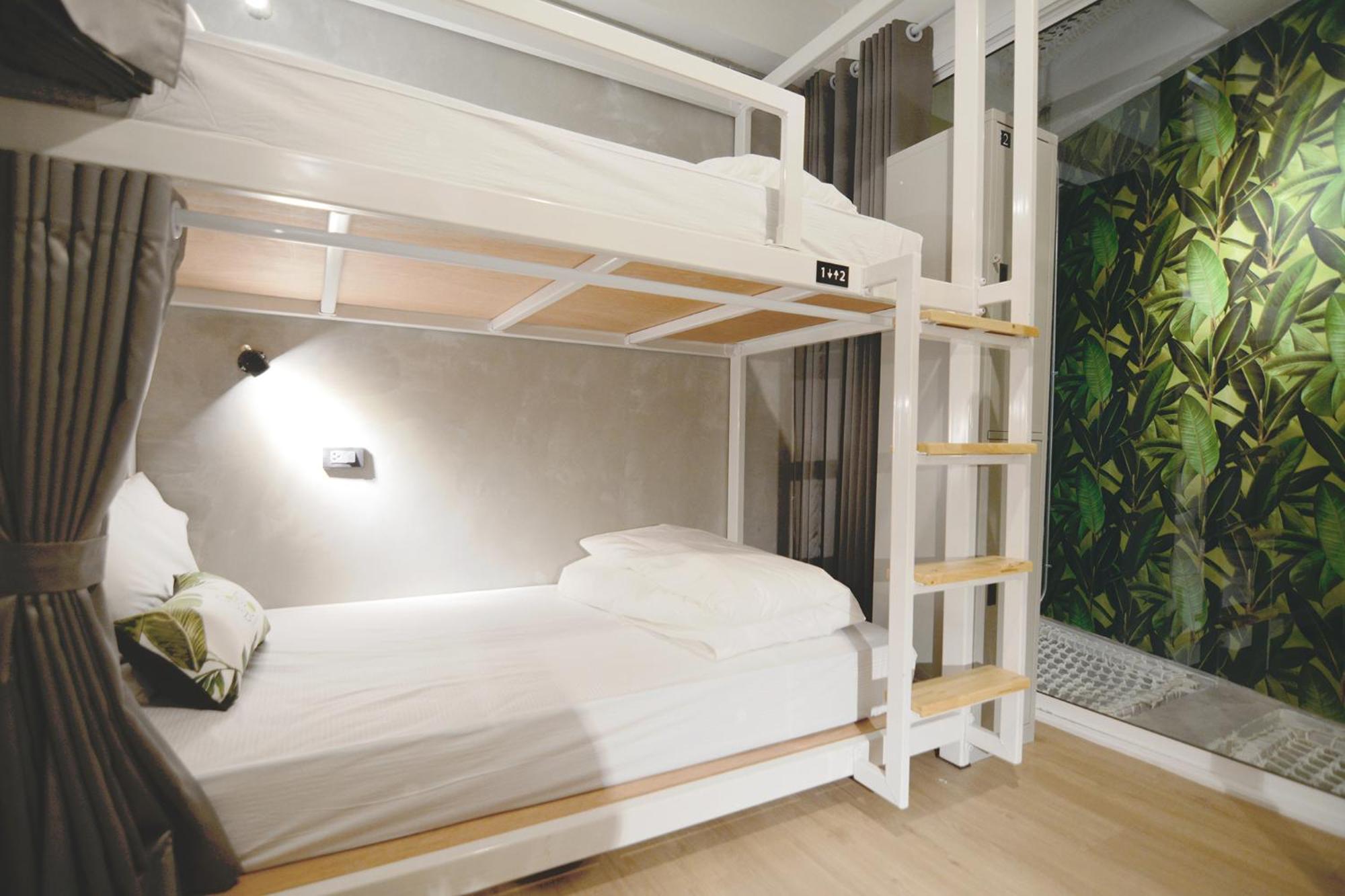 Economy Quadruple Room with Shared Bathroom photo 2