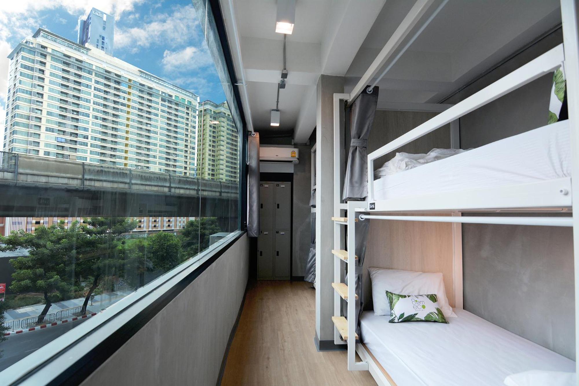 Cama em Dormitório Misto de 8 Camas