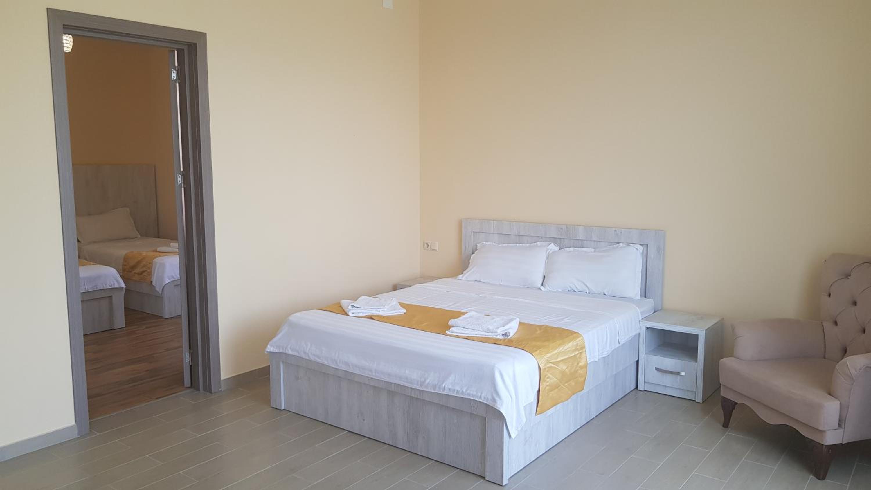 One-Bedroom Apartment with Balcony