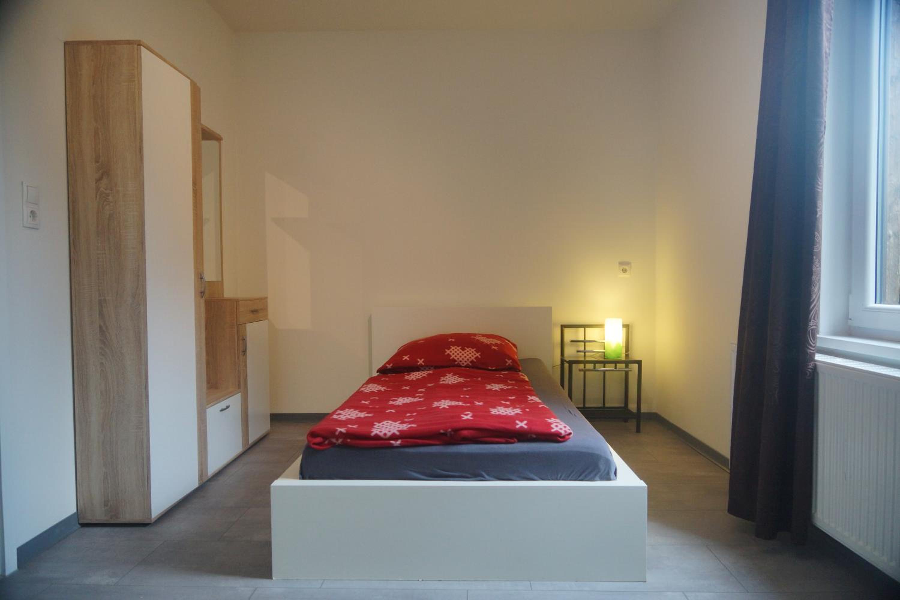 Single Room with Shared Shower and Toilet photo 2
