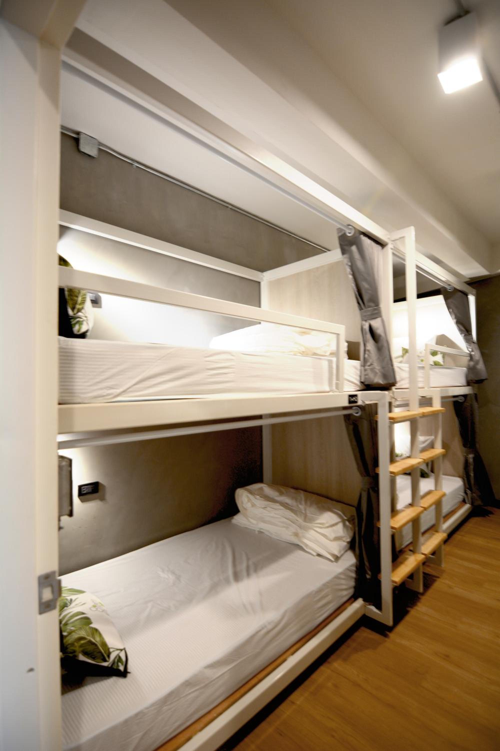 Bed in 4-Bed Mixed Dormitory Room photo 2