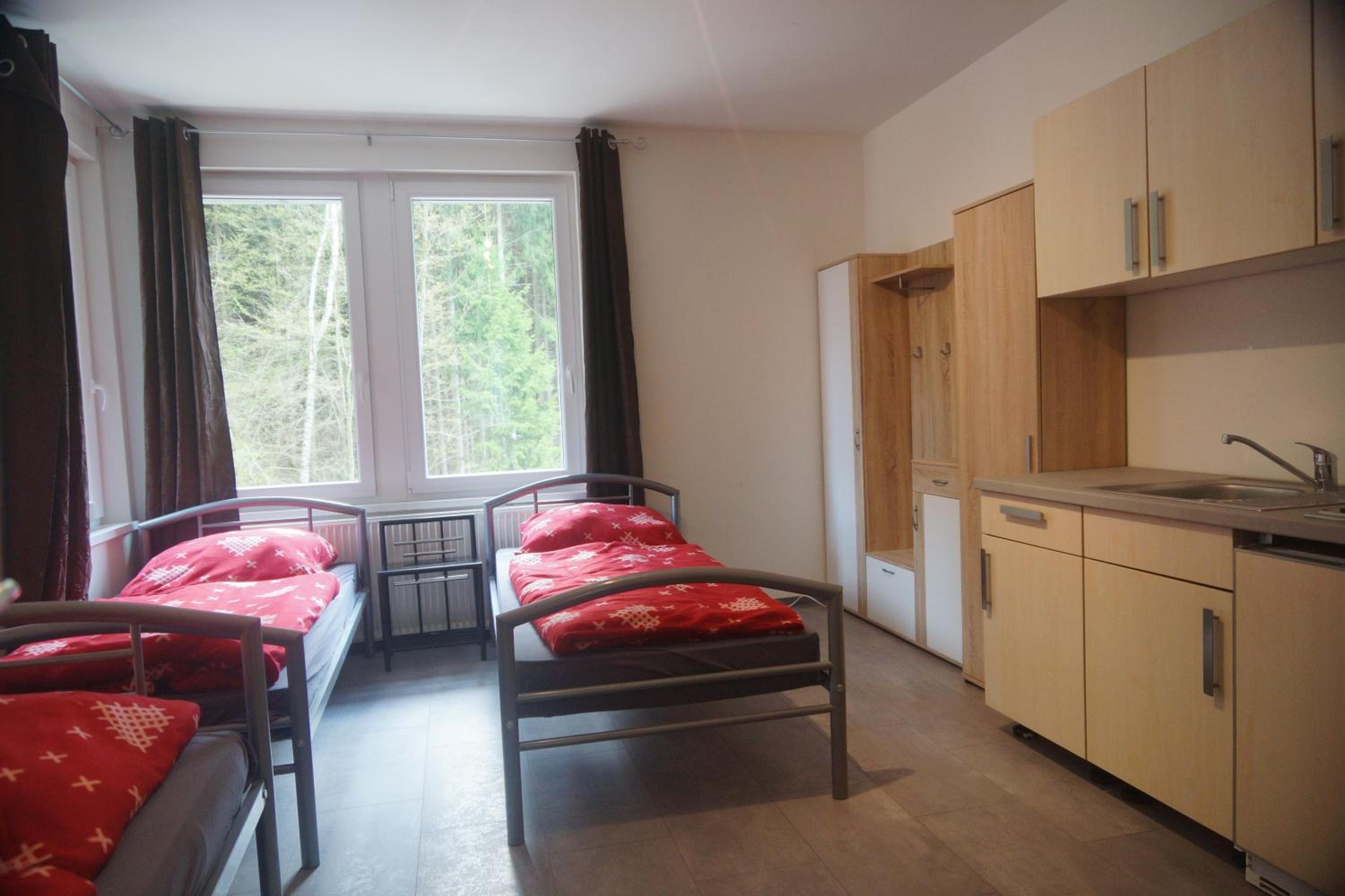 Economy Triple Room with Shared Bathroom photo 1
