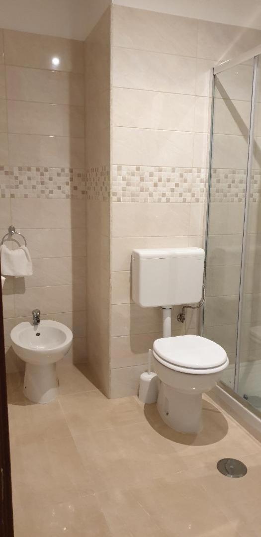 Double Room - Photo 8