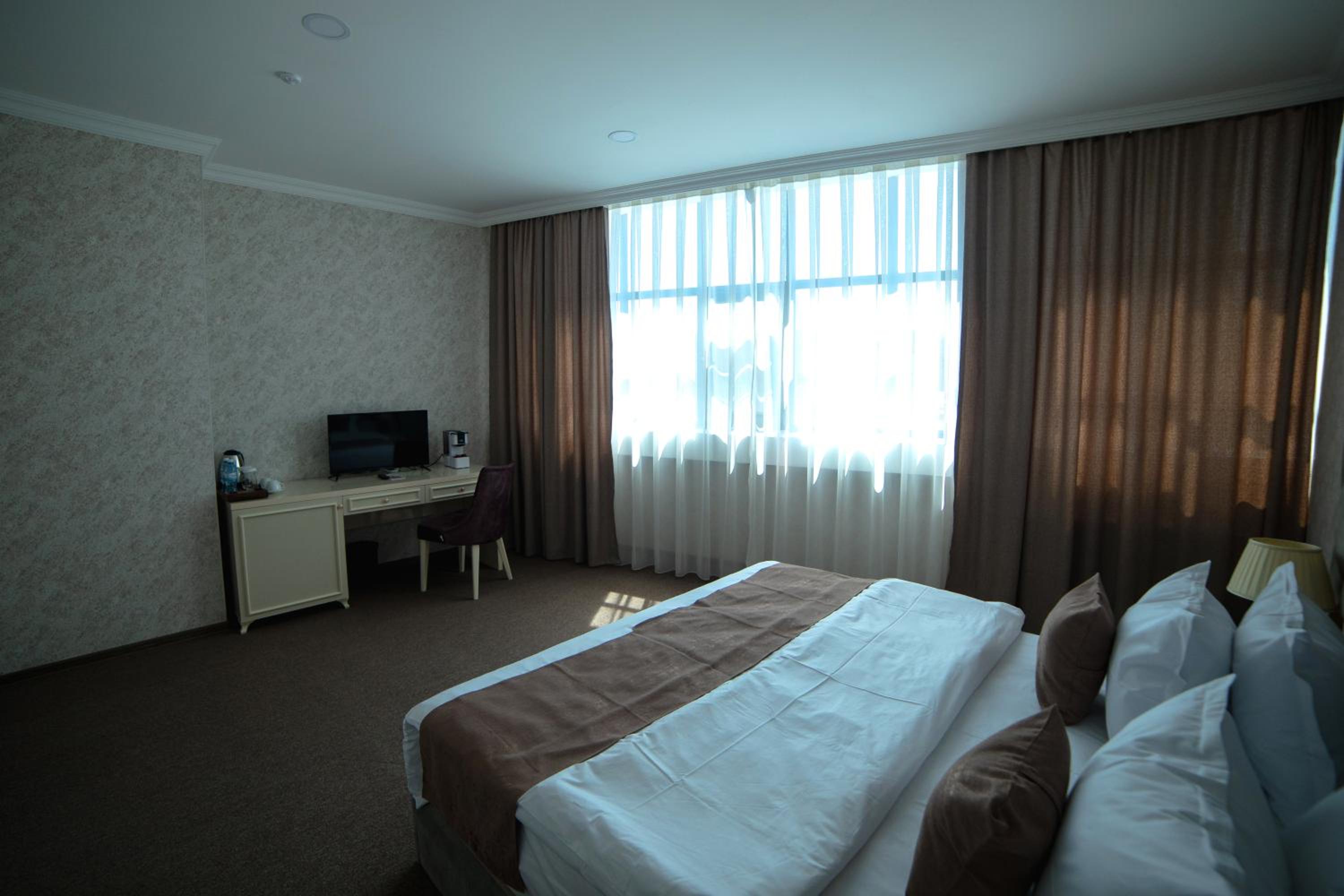 Deluxe Double or Twin Room with City View - Photo 54