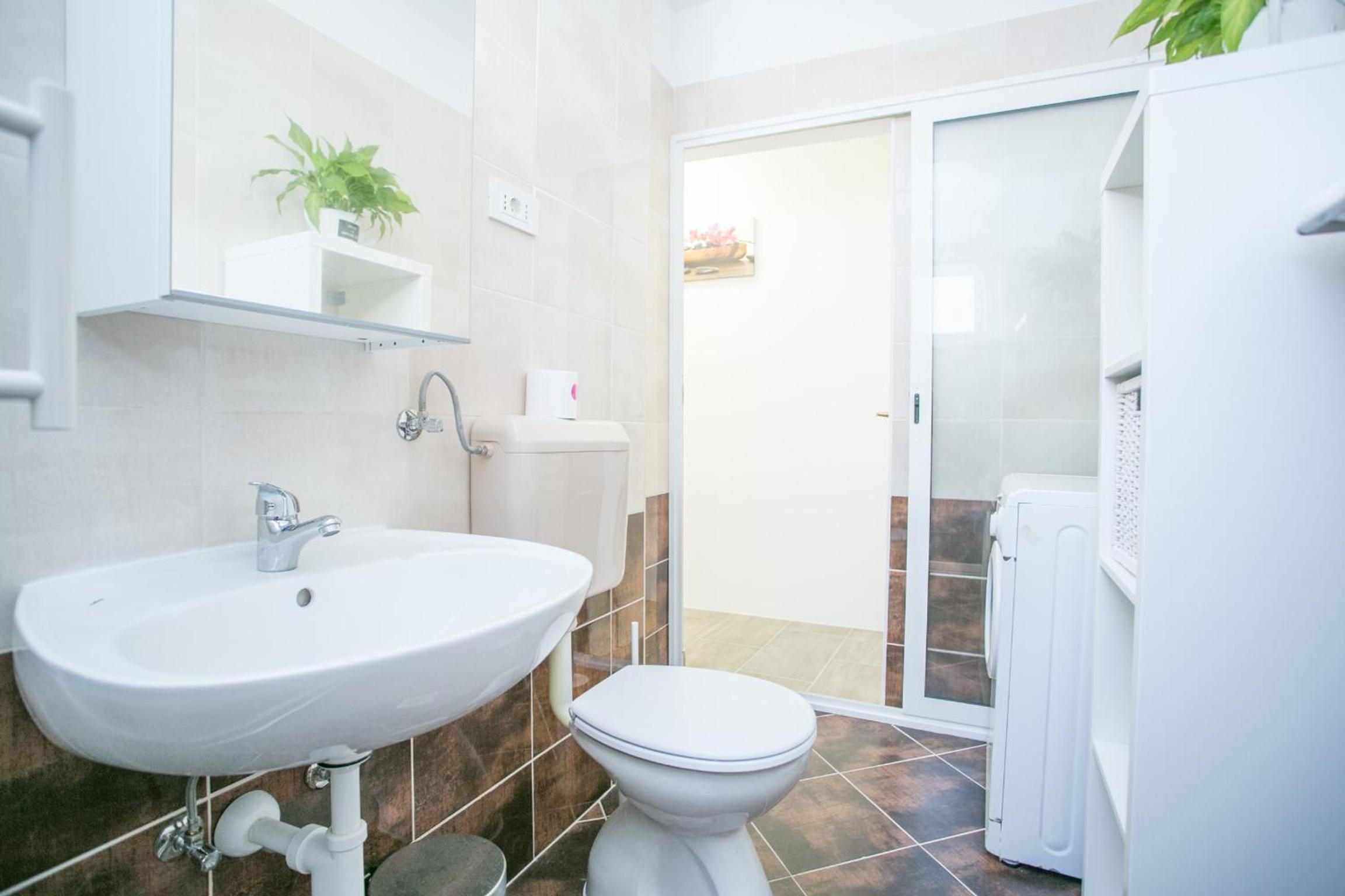 Studio Apartment - Photo 11