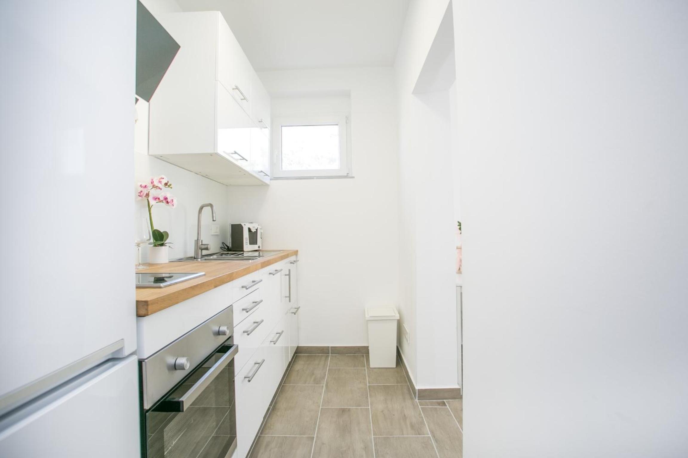 Studio Apartment - Photo 13