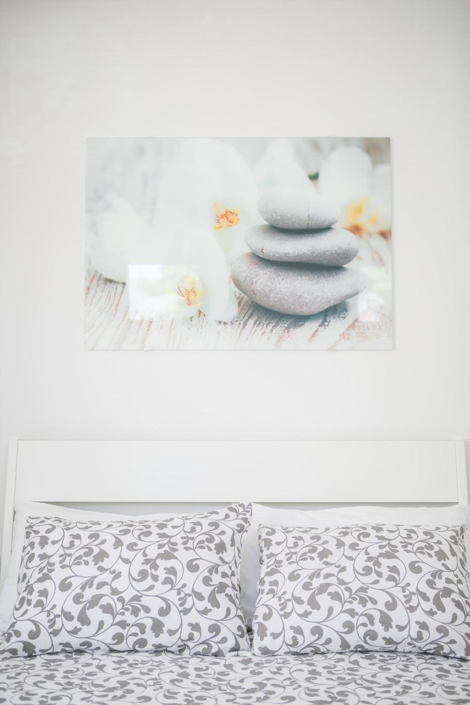 Studio Apartment - Photo 8