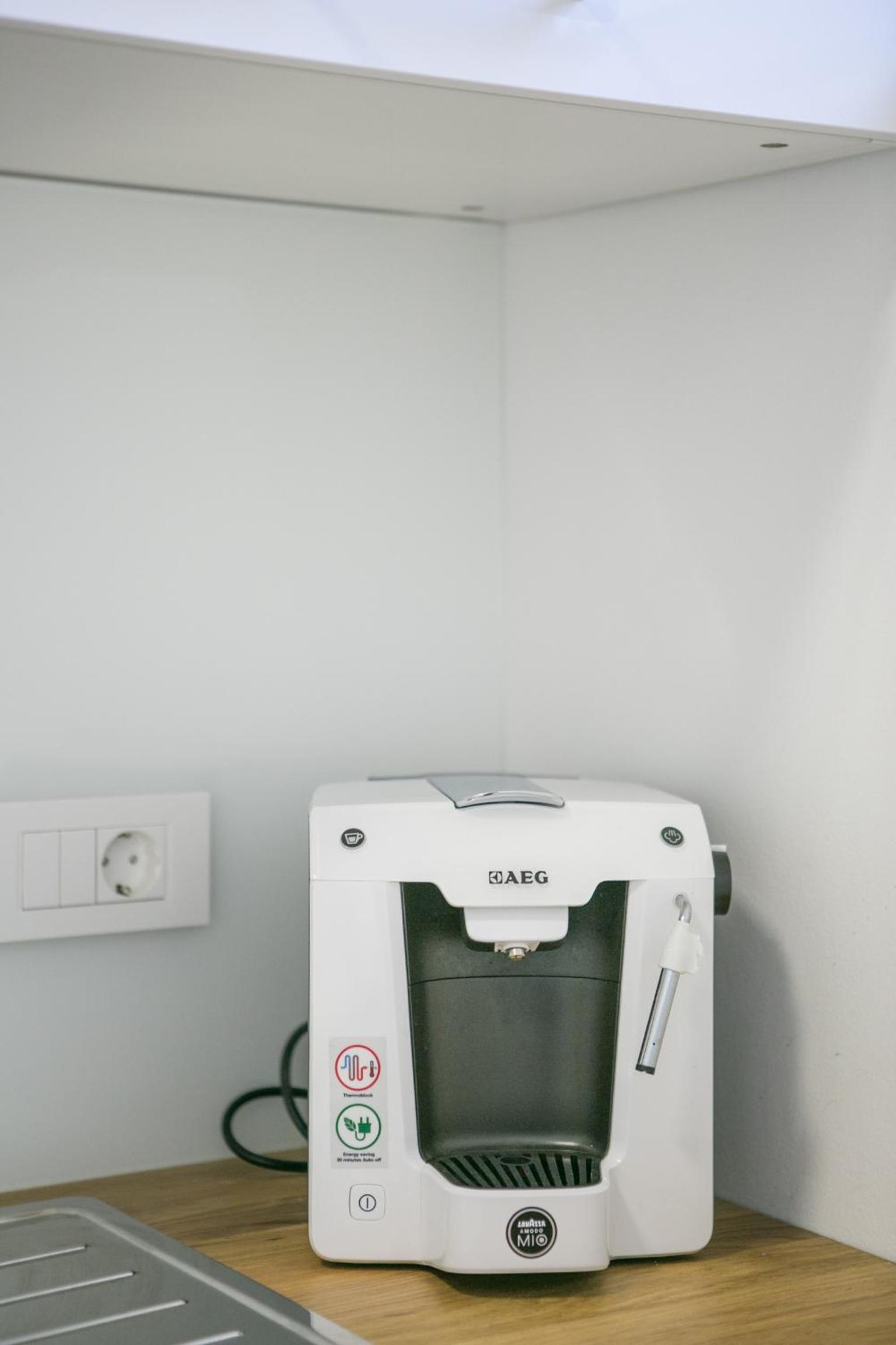 Studio Apartment - Photo 15