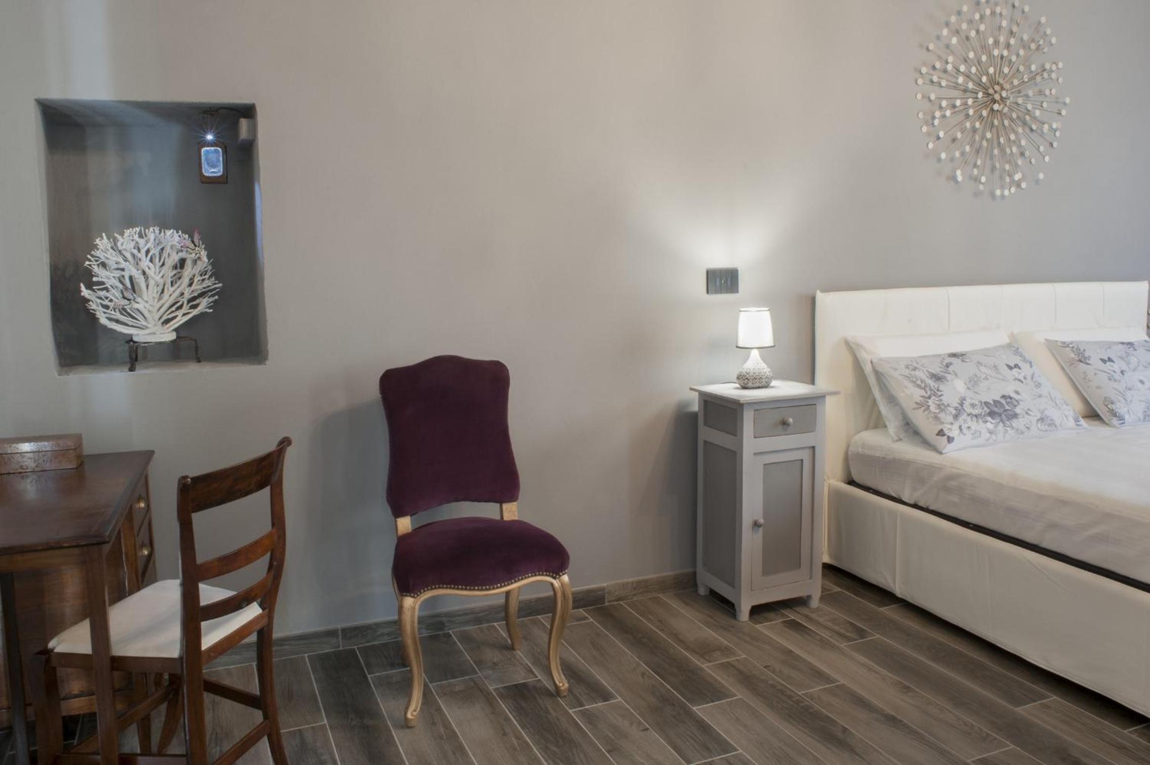 Large Double Room photo 3