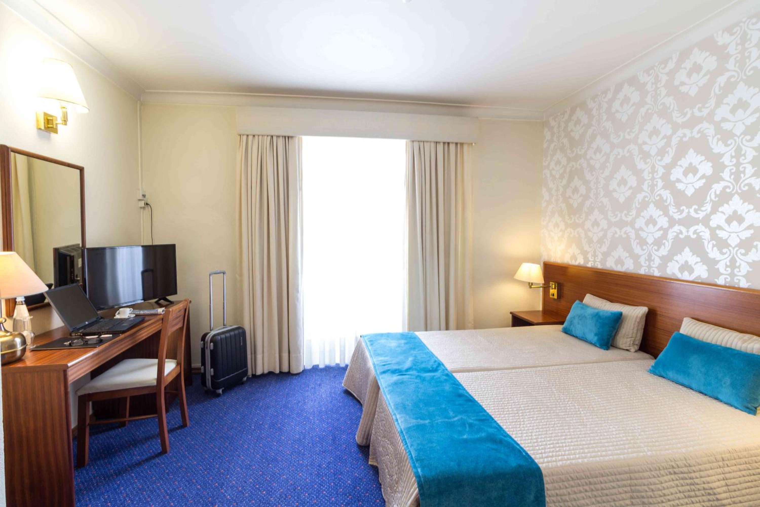 Twin Room - Photo 4