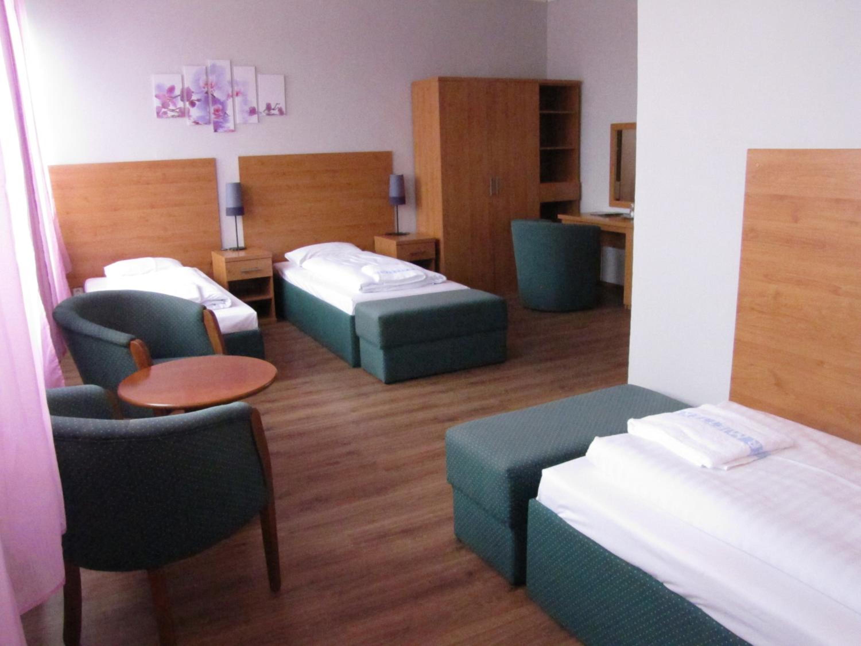 Triple Room - Photo 8