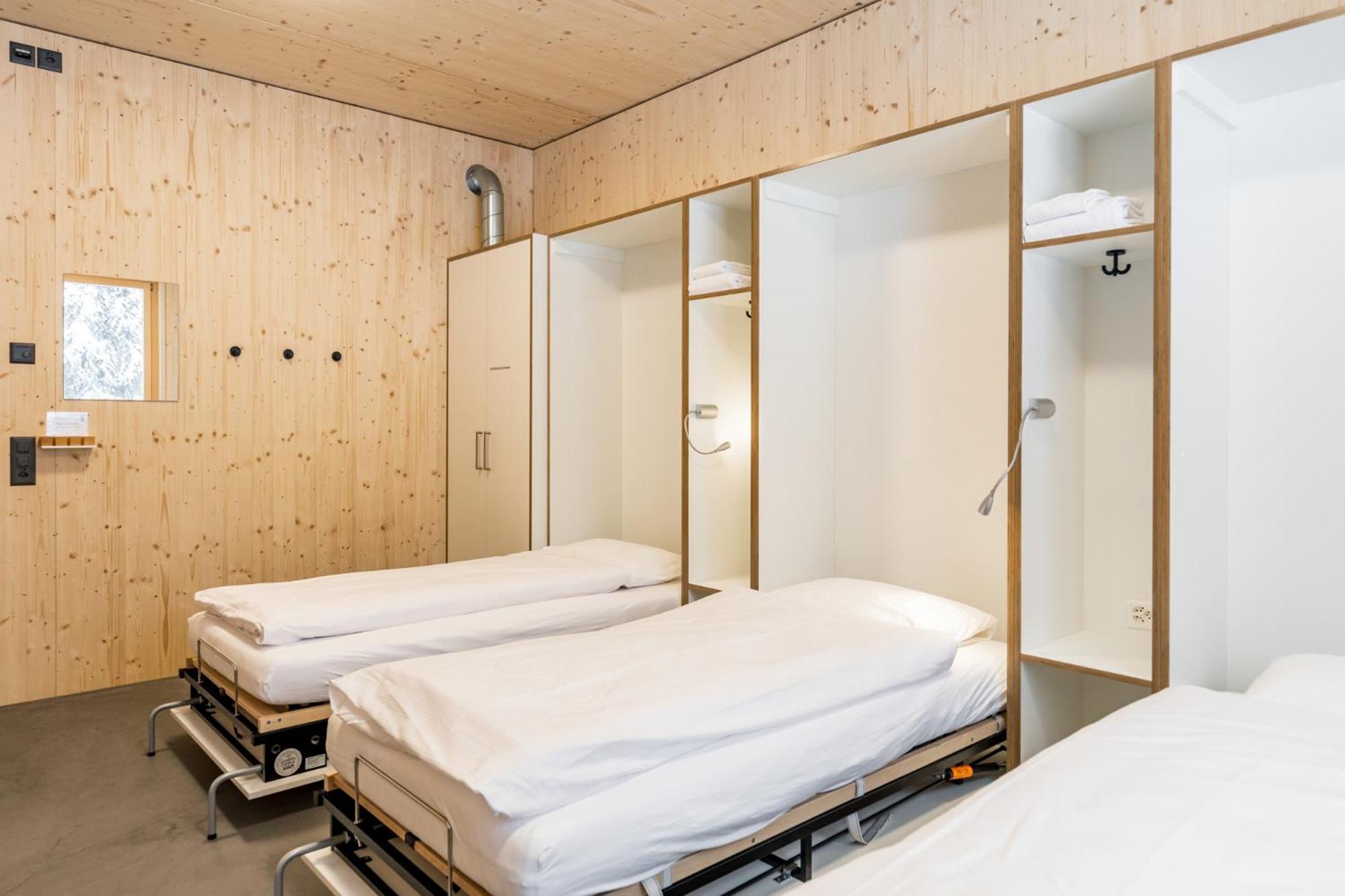 Triple Room with Shared Bathroom photo 2