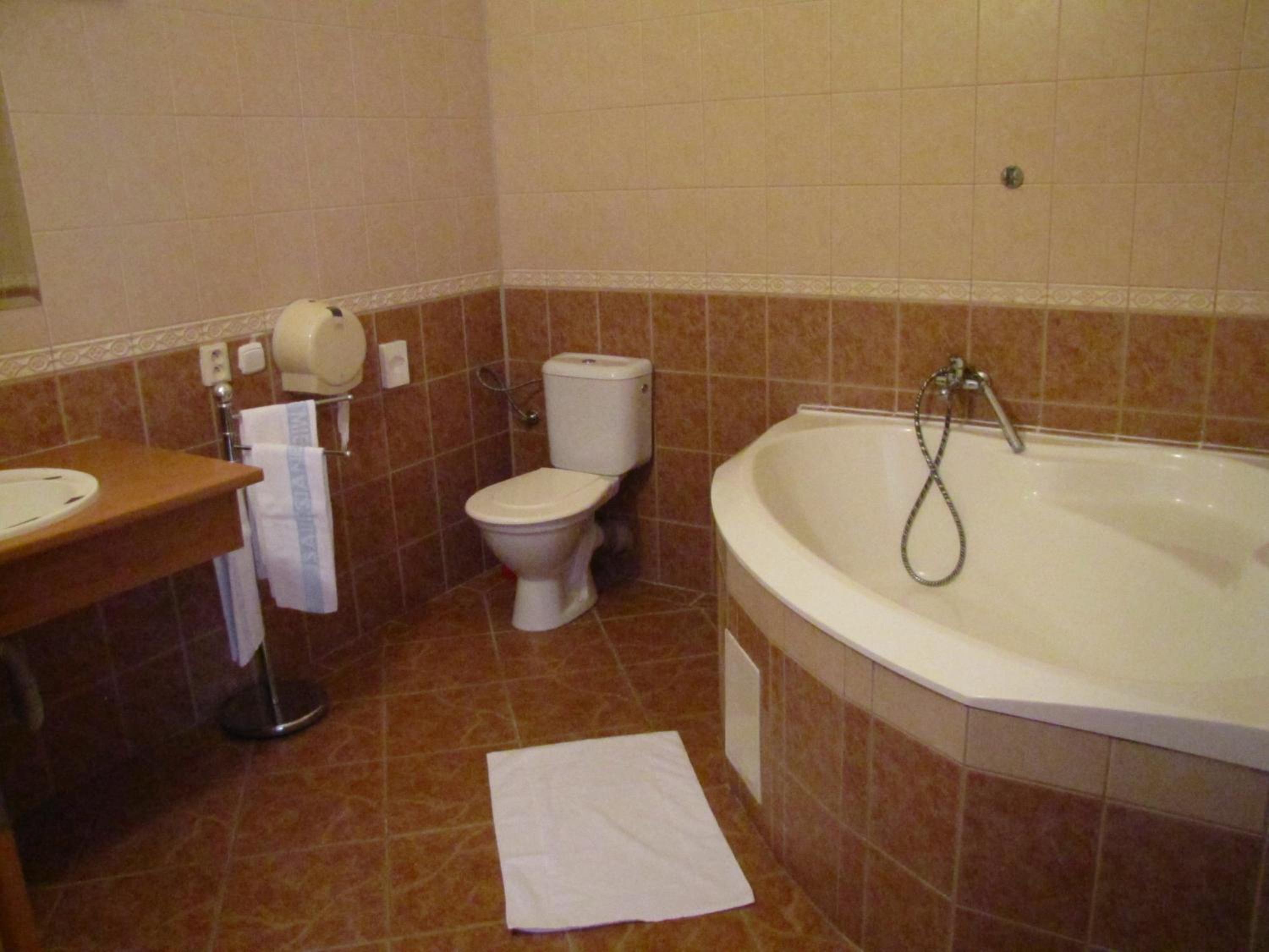 Triple Room - Photo 9