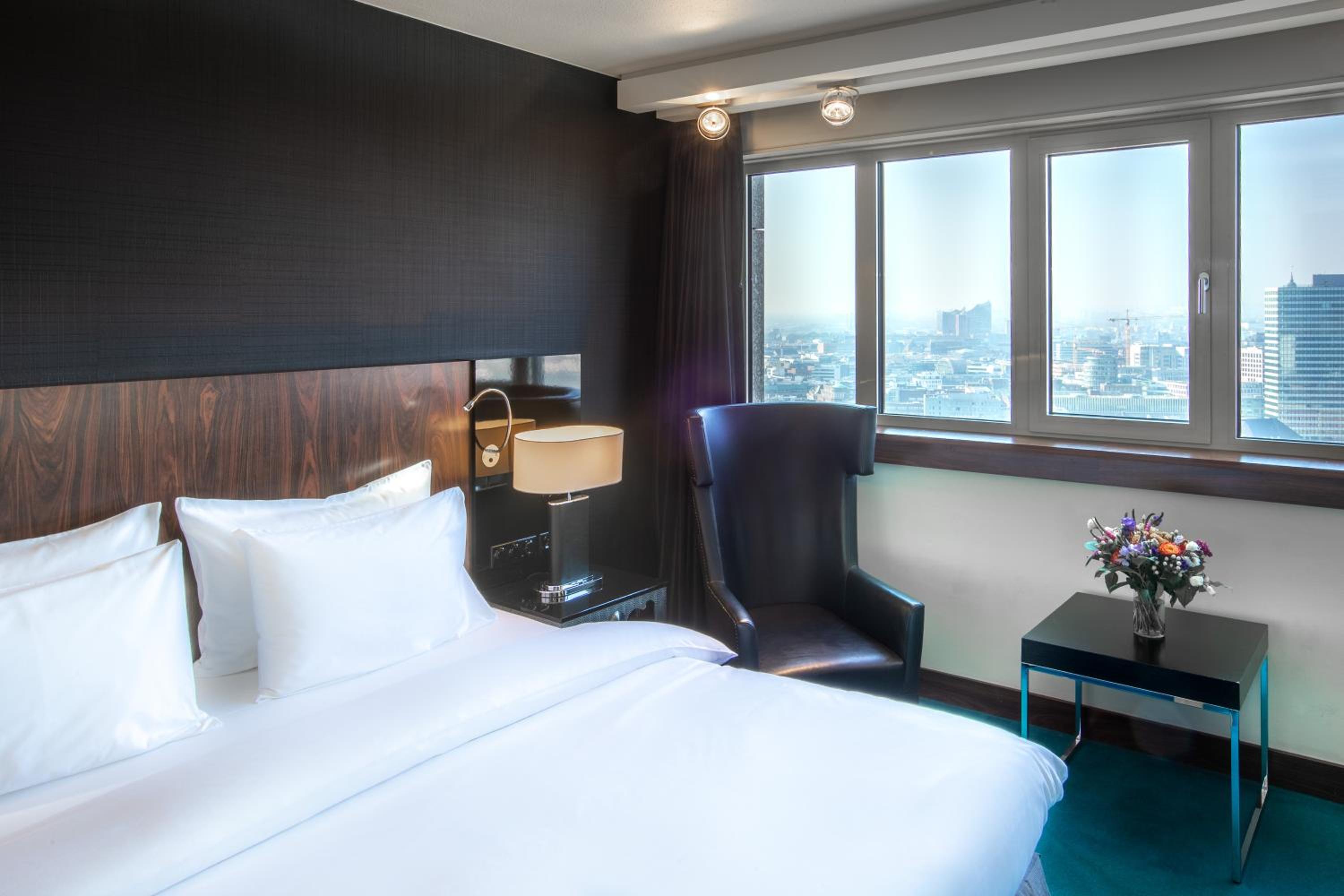 Premium Room with Alster View thumbnail 5