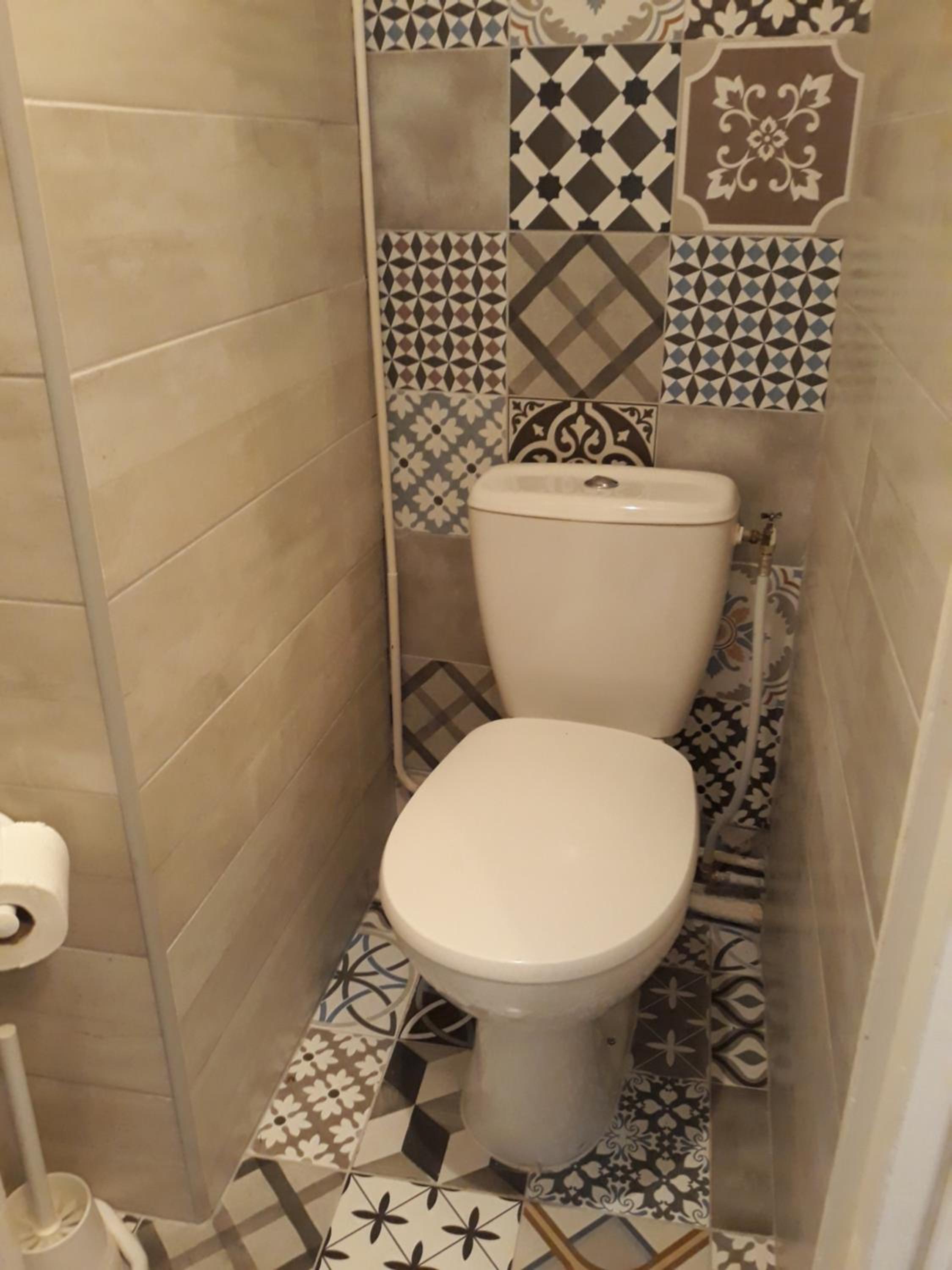 Family Room with Bathroom photo 2