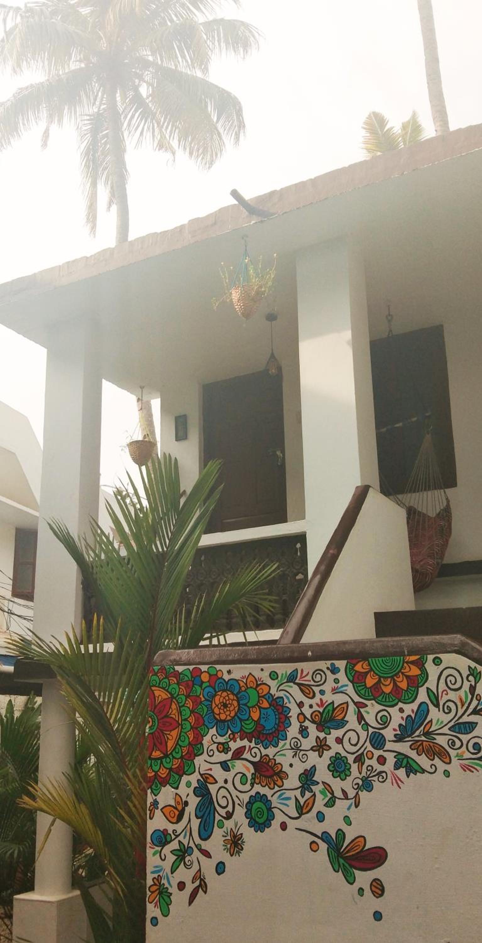 Budget Queen Non AC(Ground floor) - Photo 8
