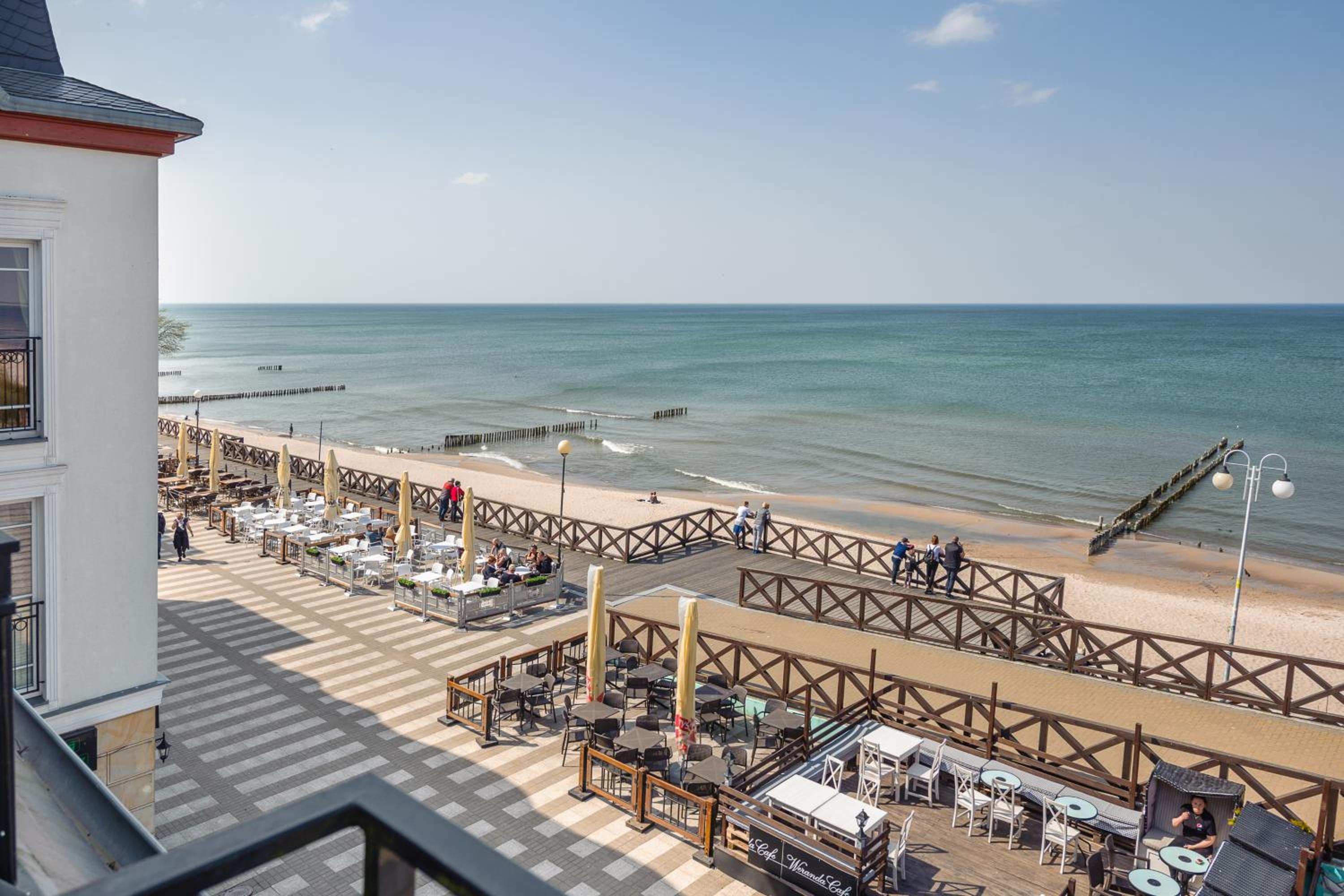 One-Bedroom Apartment with Sea View photo 2