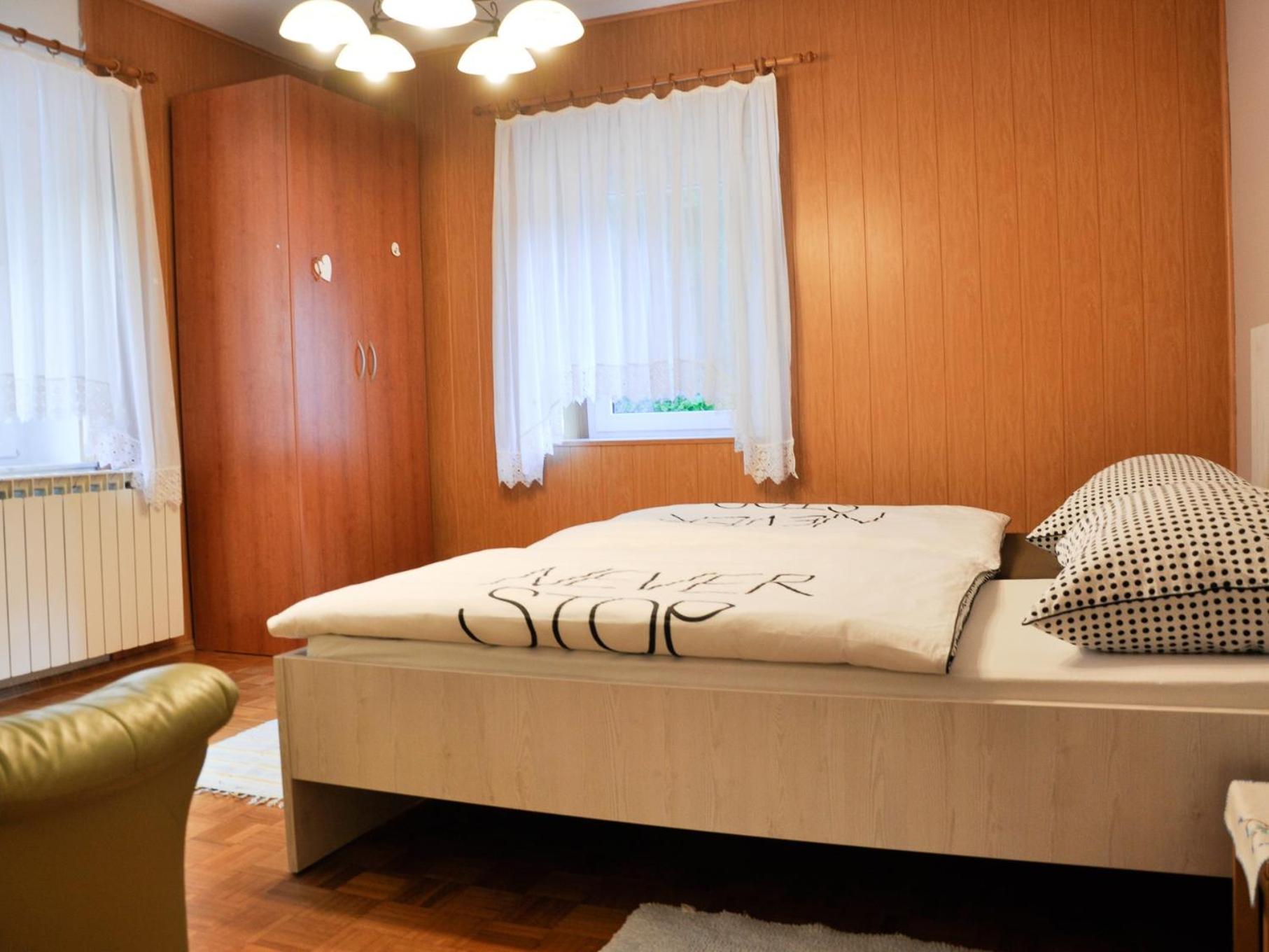 Double Room with Shared Bathroom photo 1