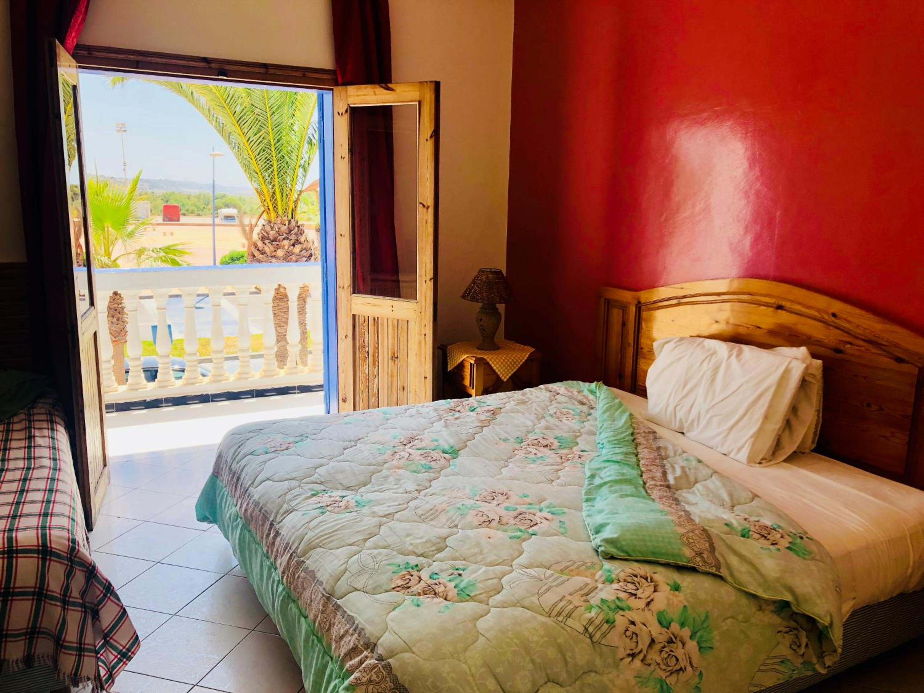 Large Double Room - Photo 1
