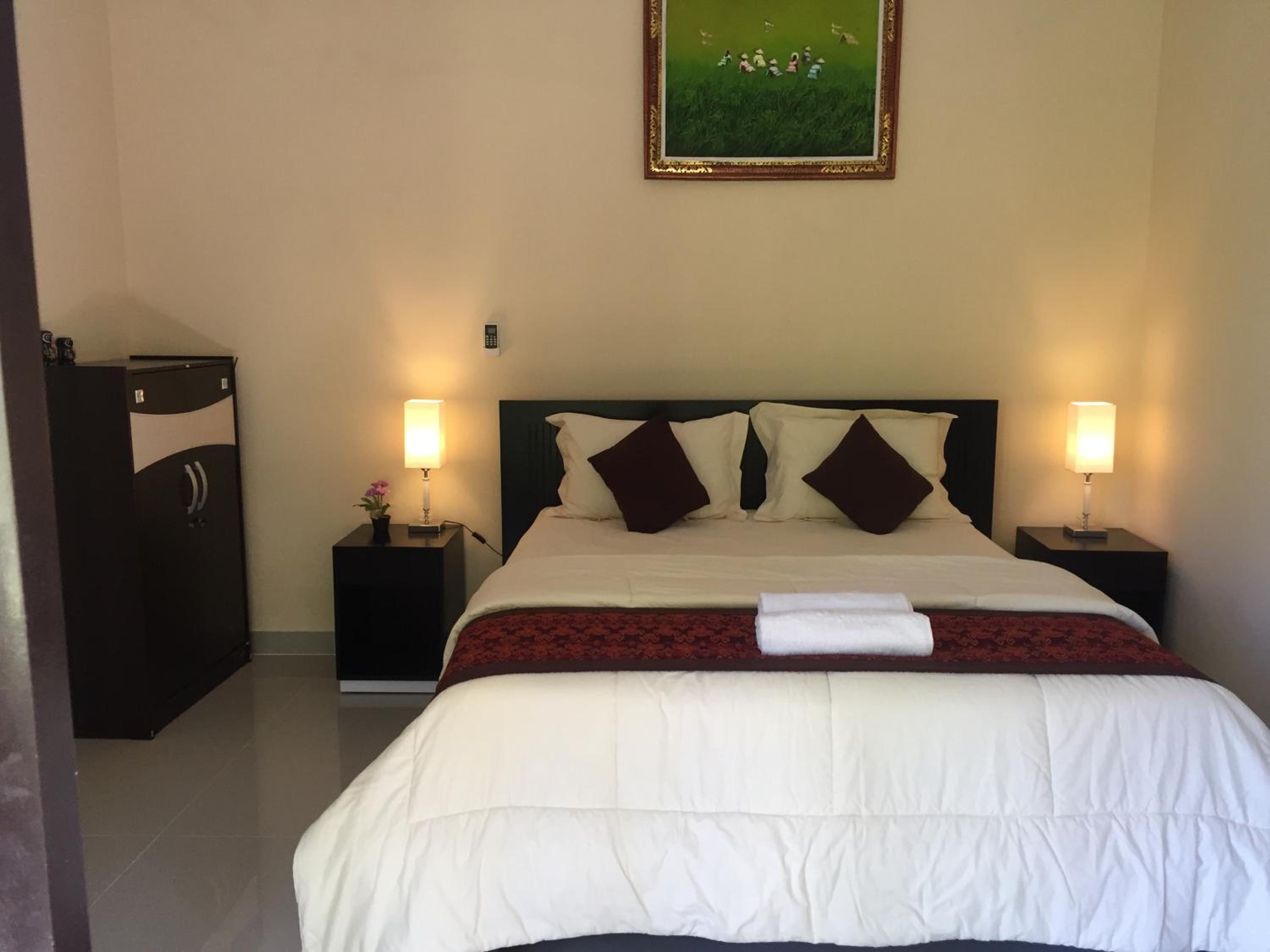 Deluxe Double Room - Photo 9