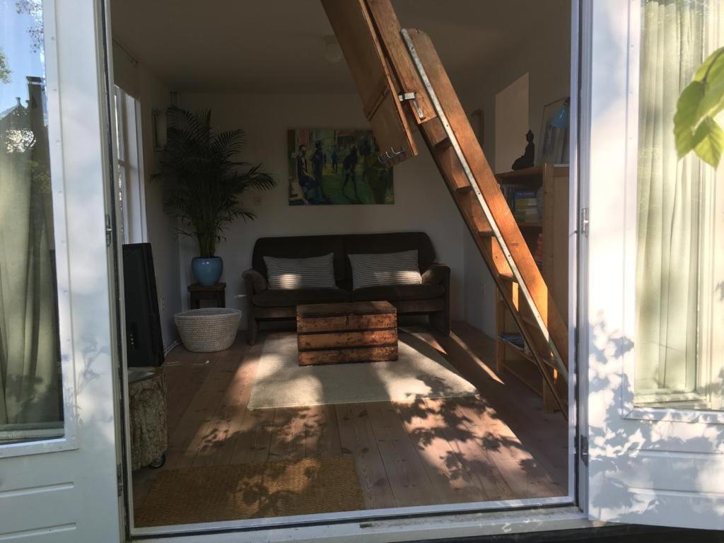 One-Bedroom House - Photo 5