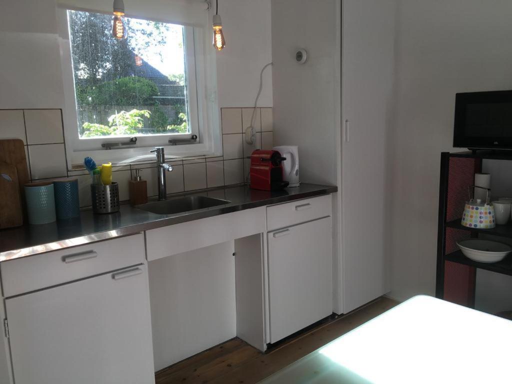 One-Bedroom House - Photo 8