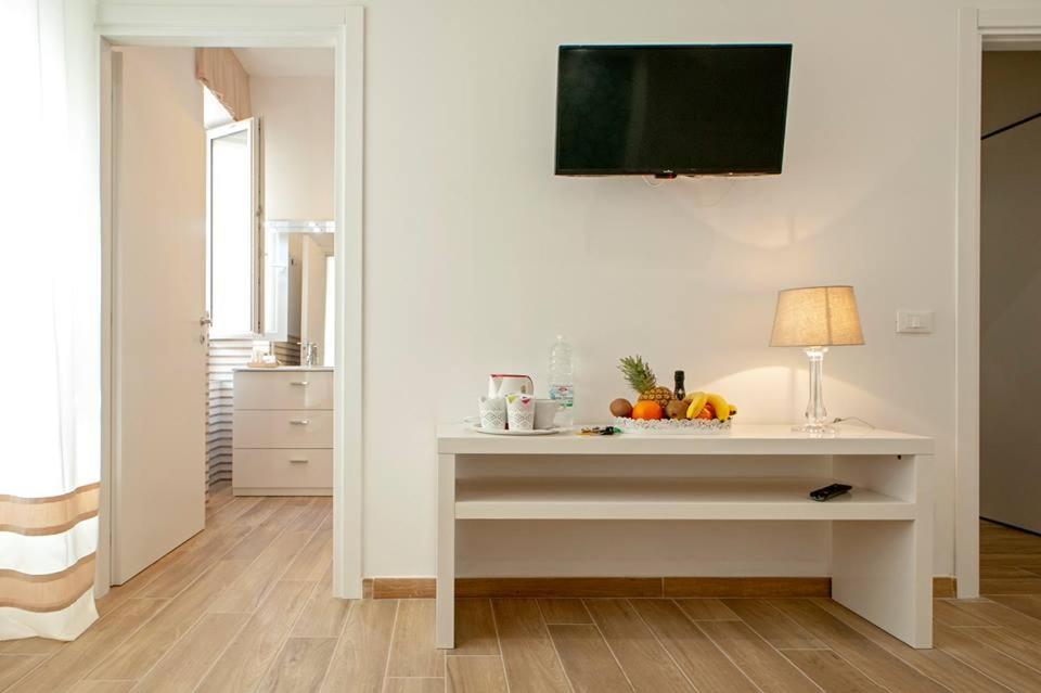 Double Room - Photo 7