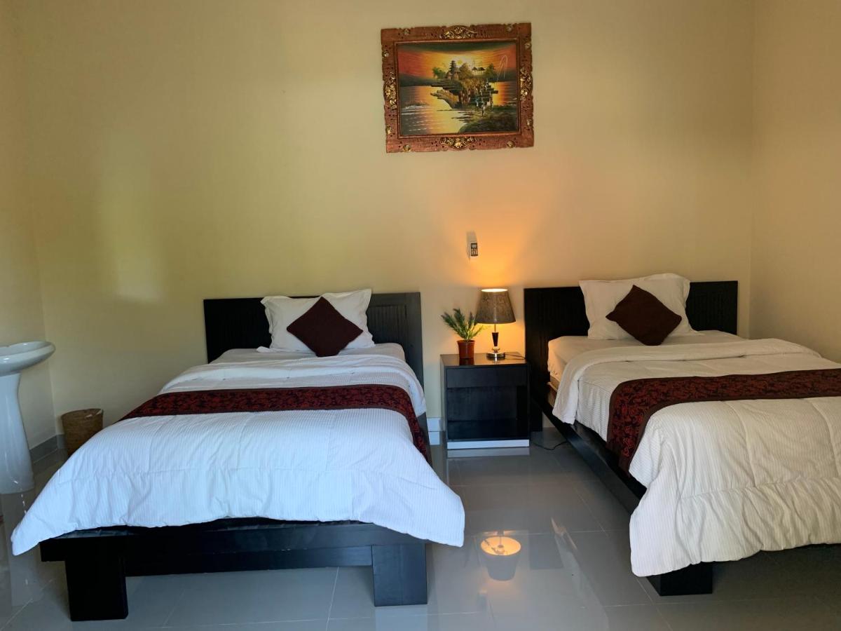 Large Twin Room - Photo 4