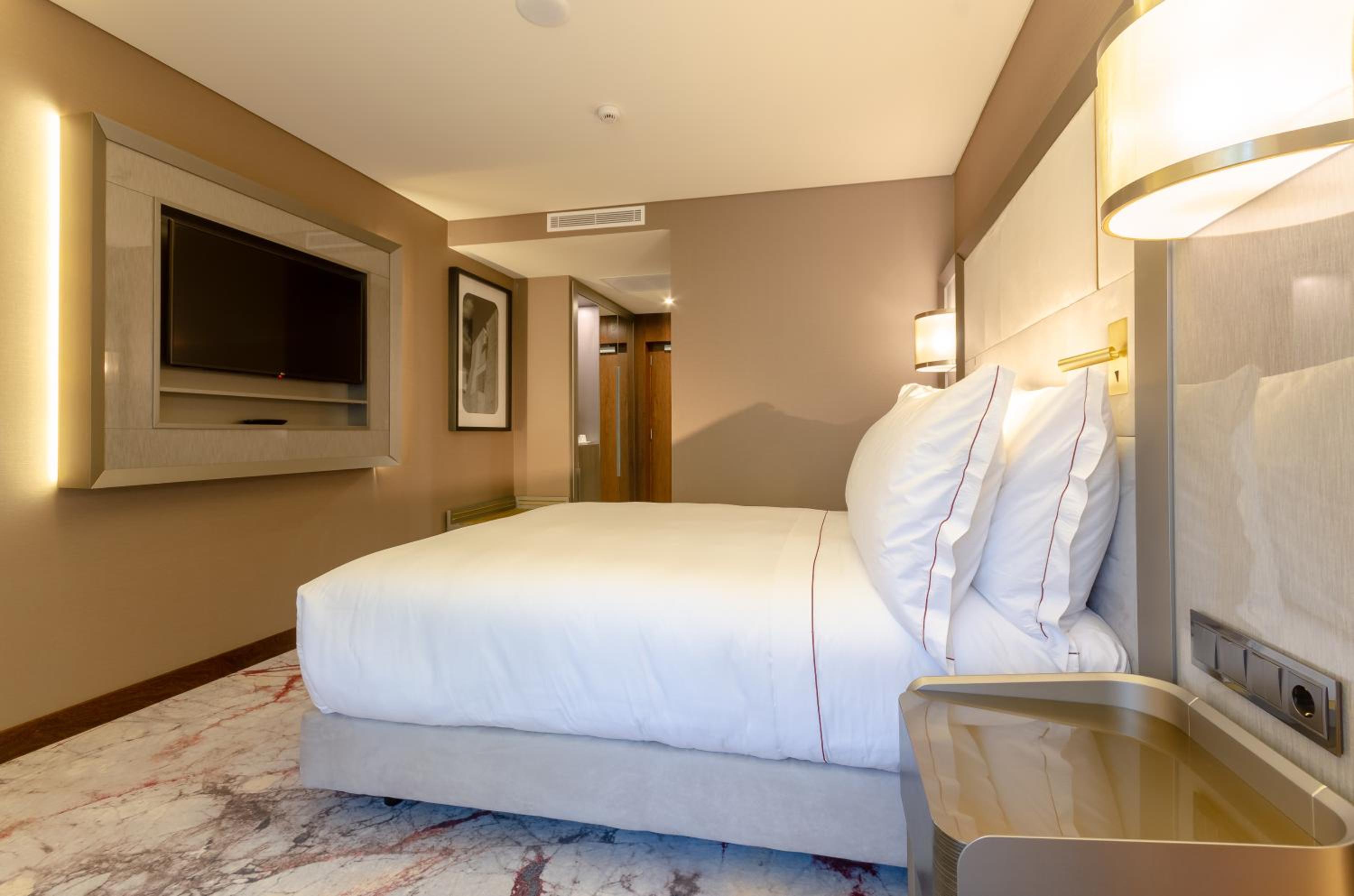 Executive Double Room - Photo 8