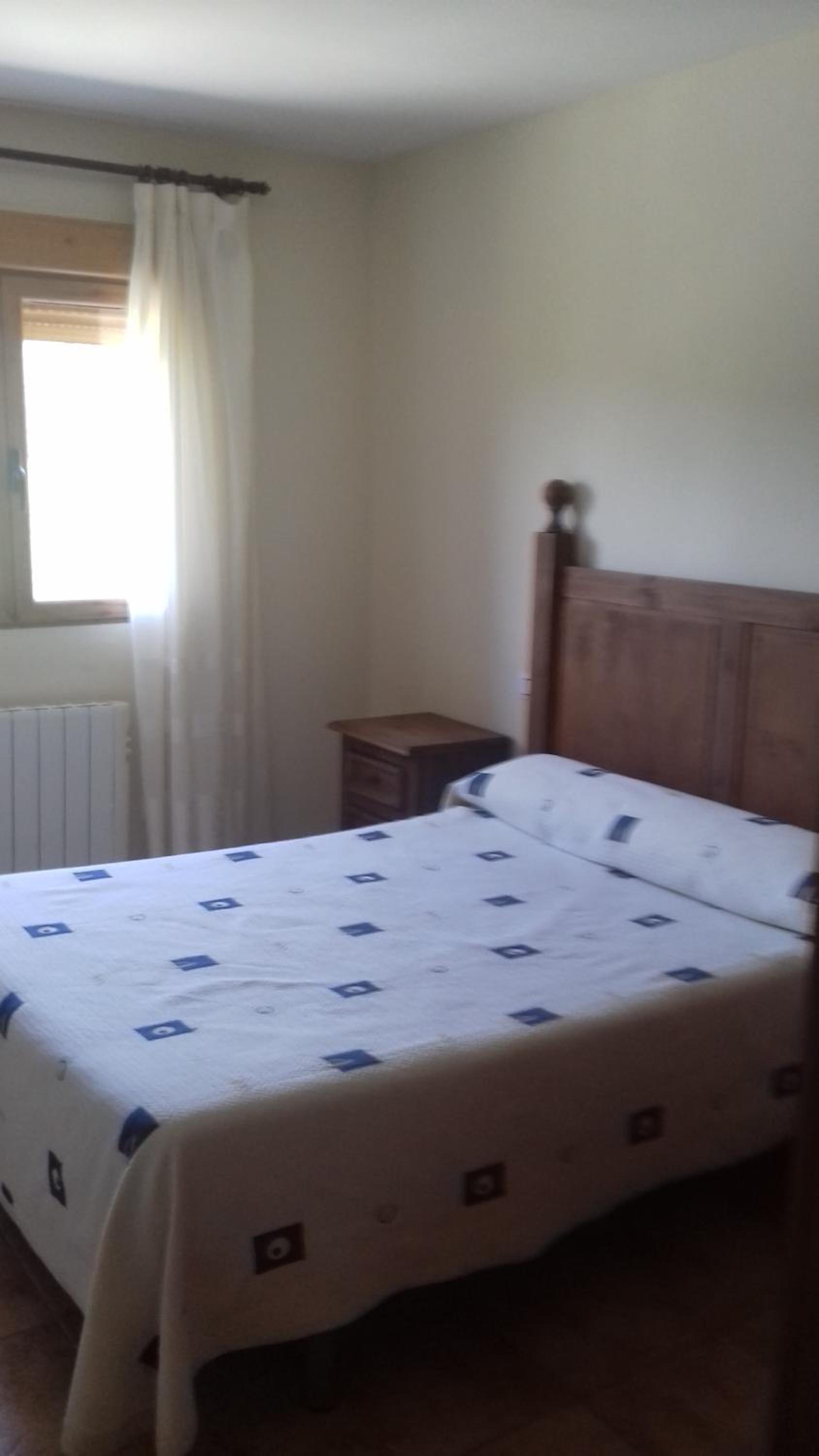 4-Bedroom House - Photo 7