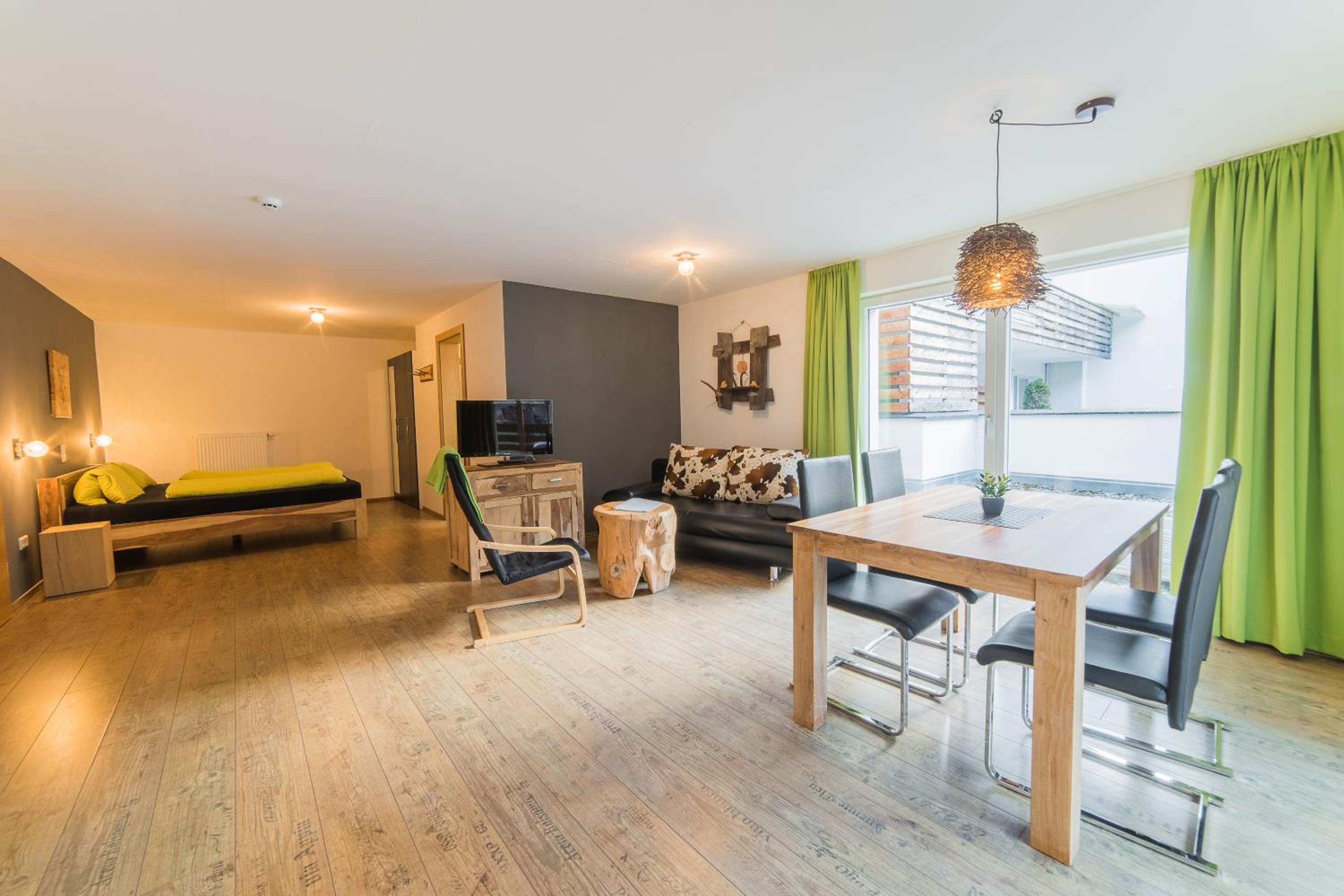 One-Bedroom Apartment (4 Adults) photo 2