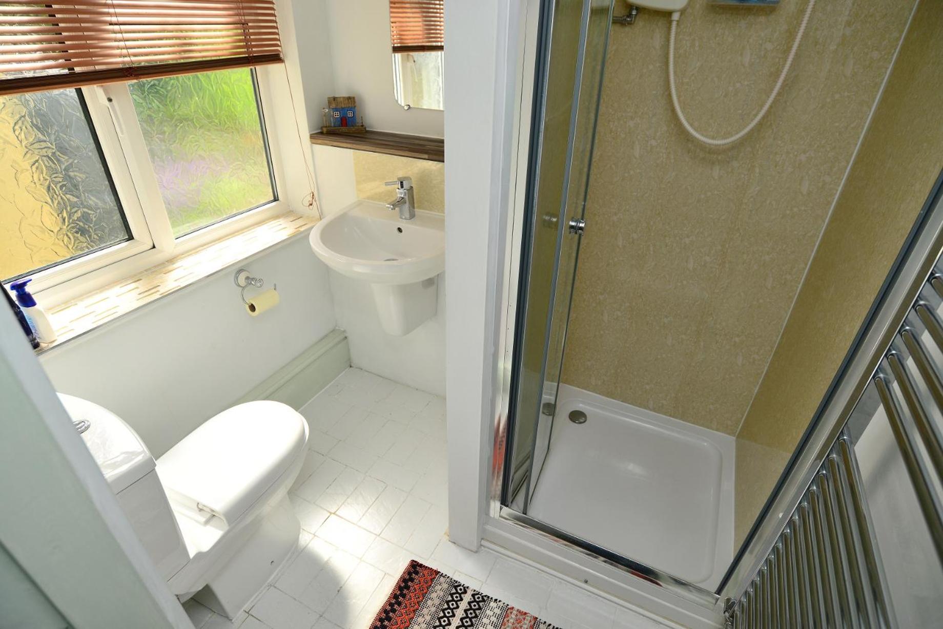 One-Bedroom Suite - Photo 5