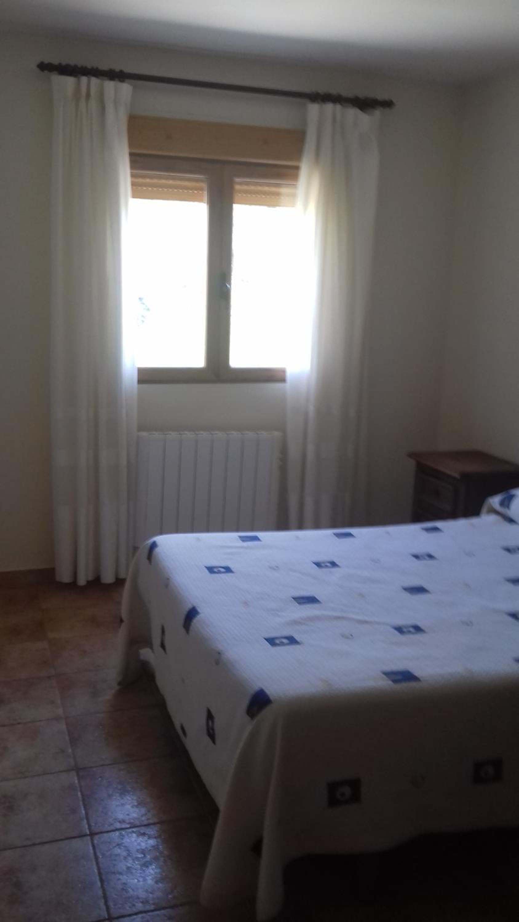 4-Bedroom House - Photo 2