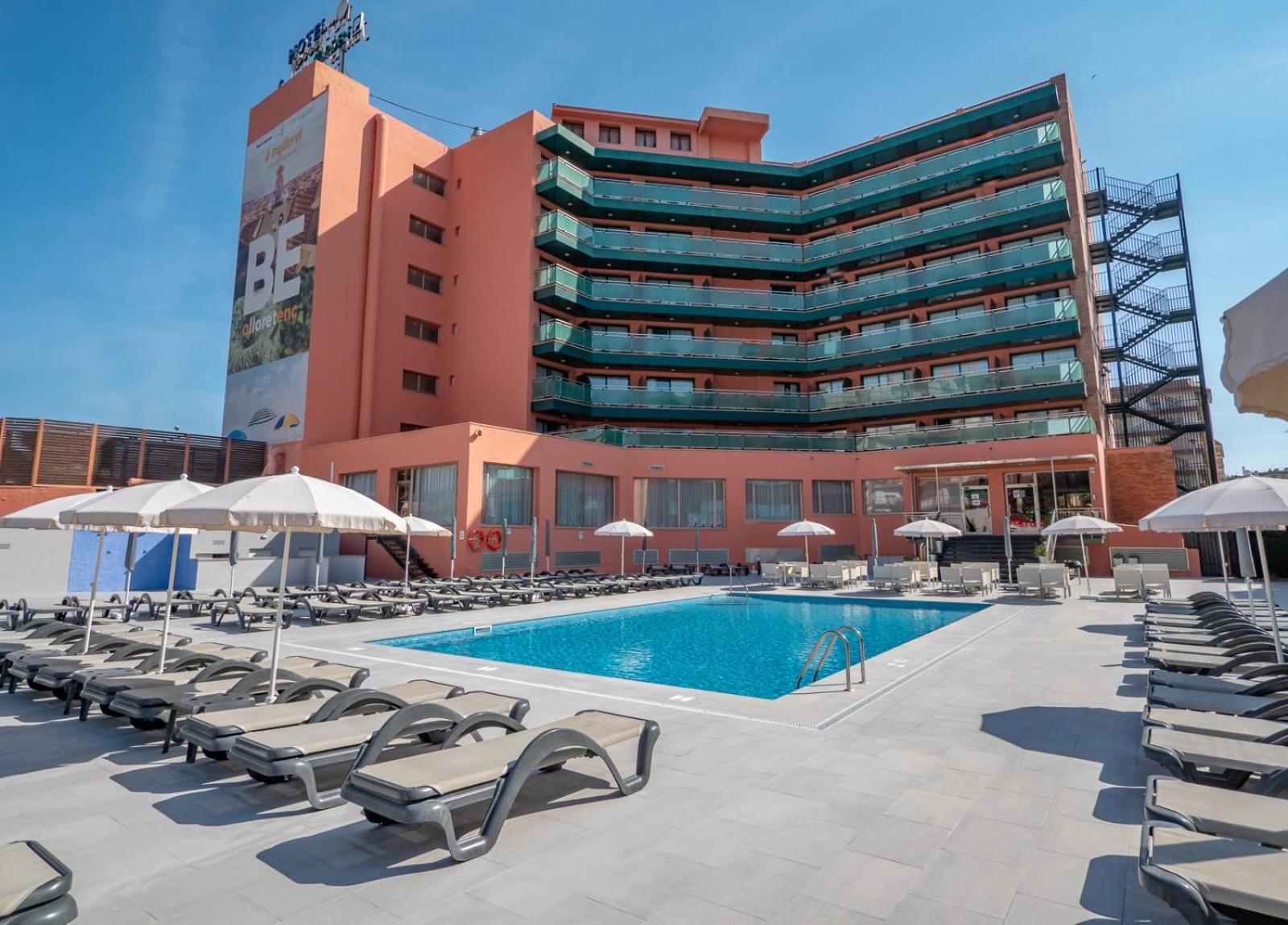 Double or Twin Room with Pool View photo 2