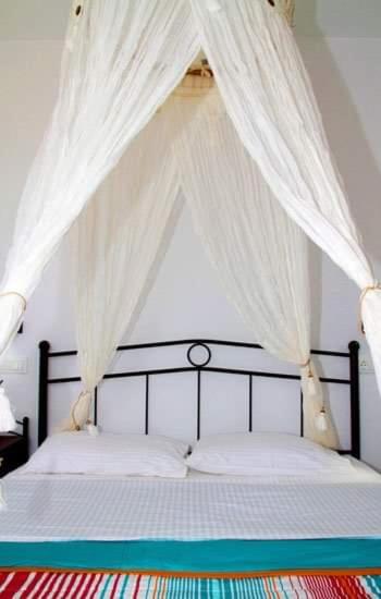 One-Bedroom Apartment - Photo 1