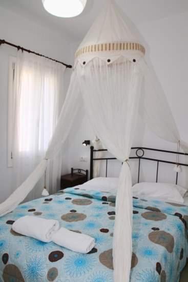 One-Bedroom Apartment - Photo 7