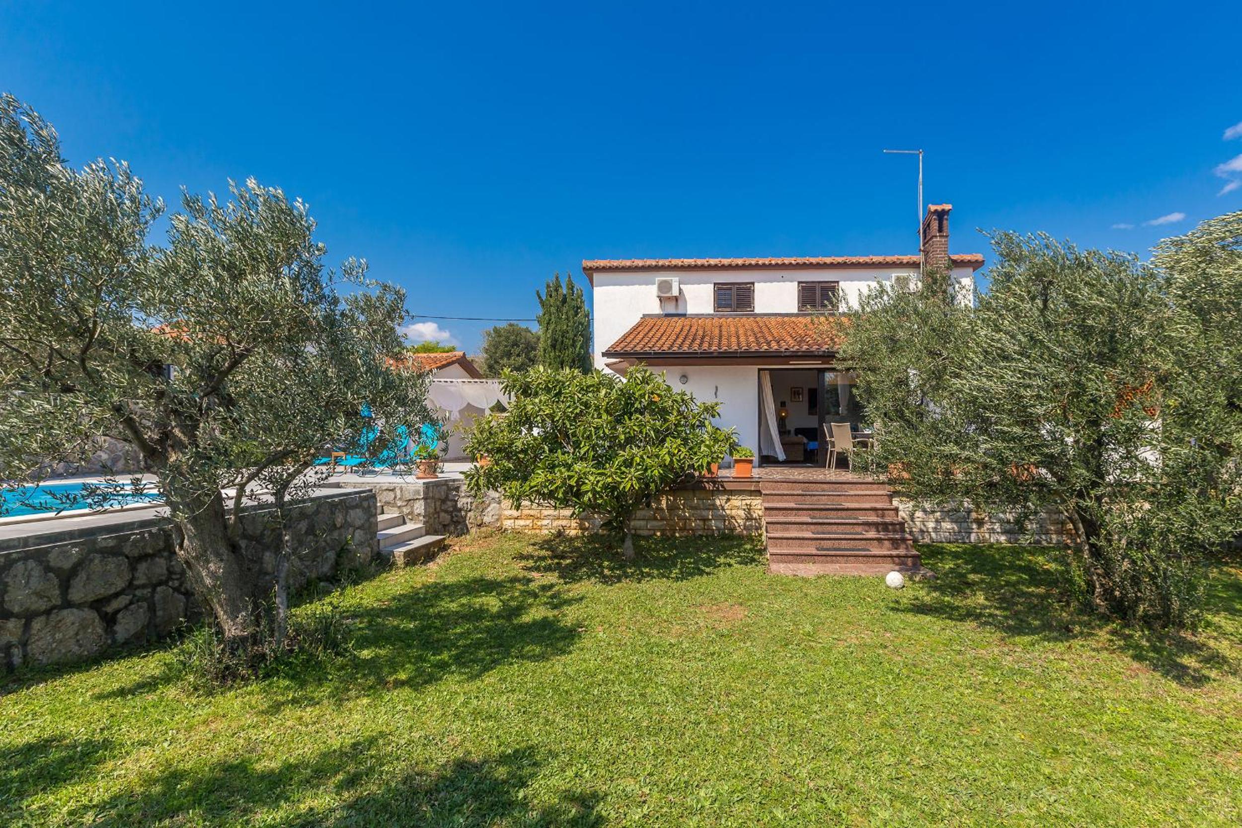 Three-Bedroom House photo 2