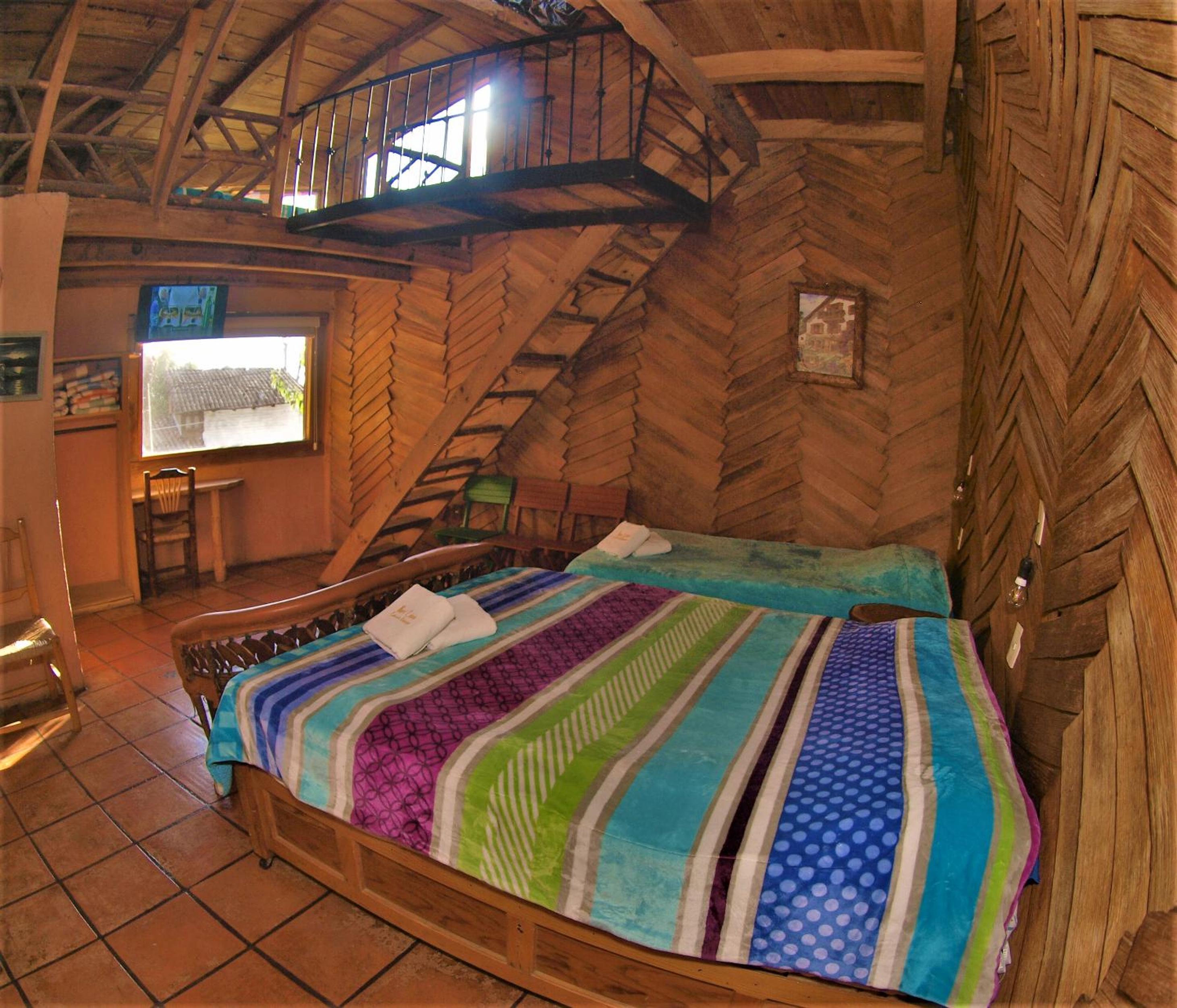 Family Room with Garden View - Photo 2