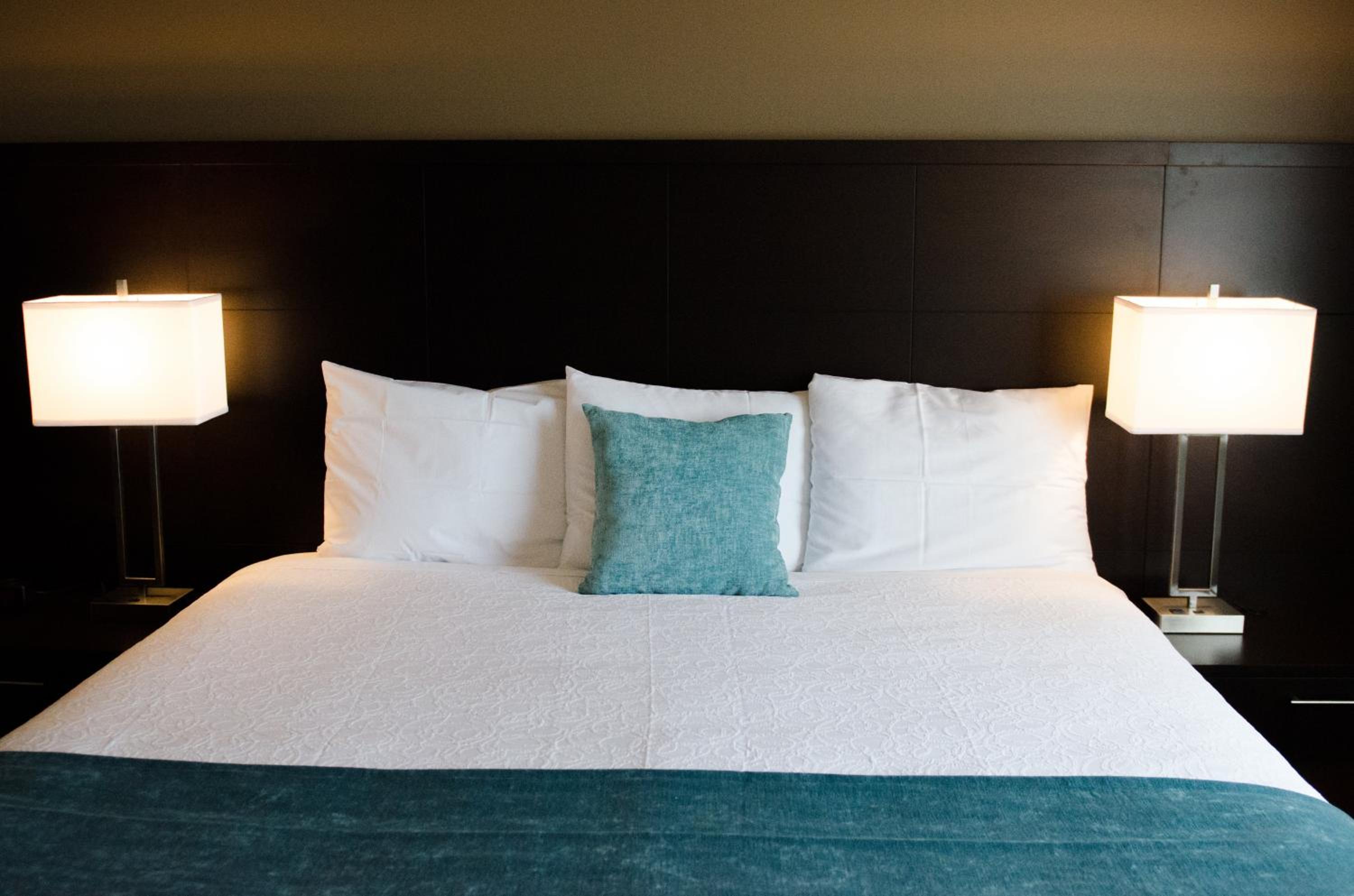 King Room with Sofa Bed - Photo 1