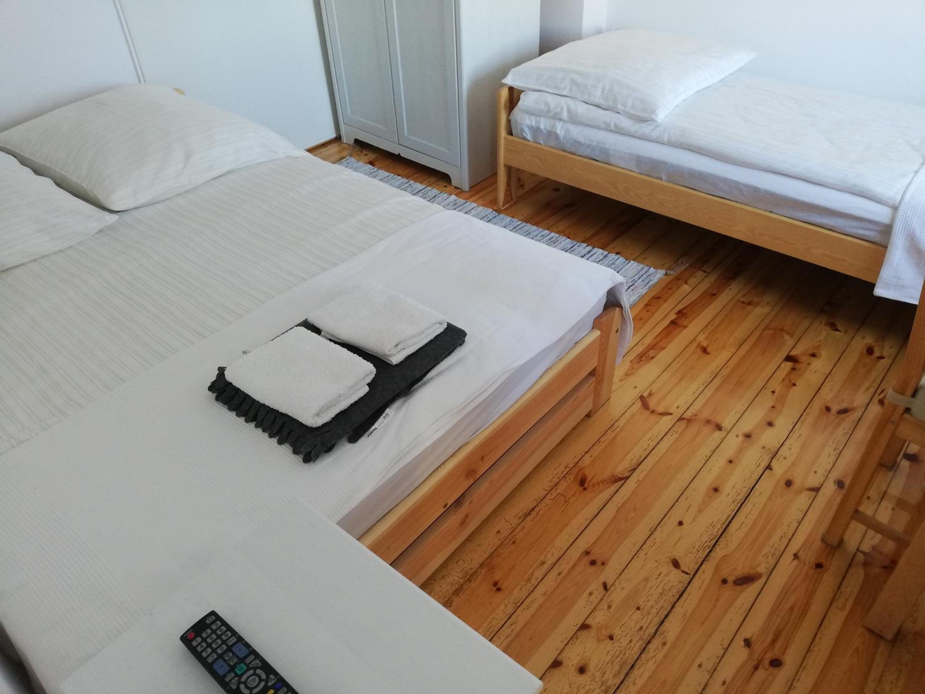Basic Triple Room with Shared Bathroom photo 3