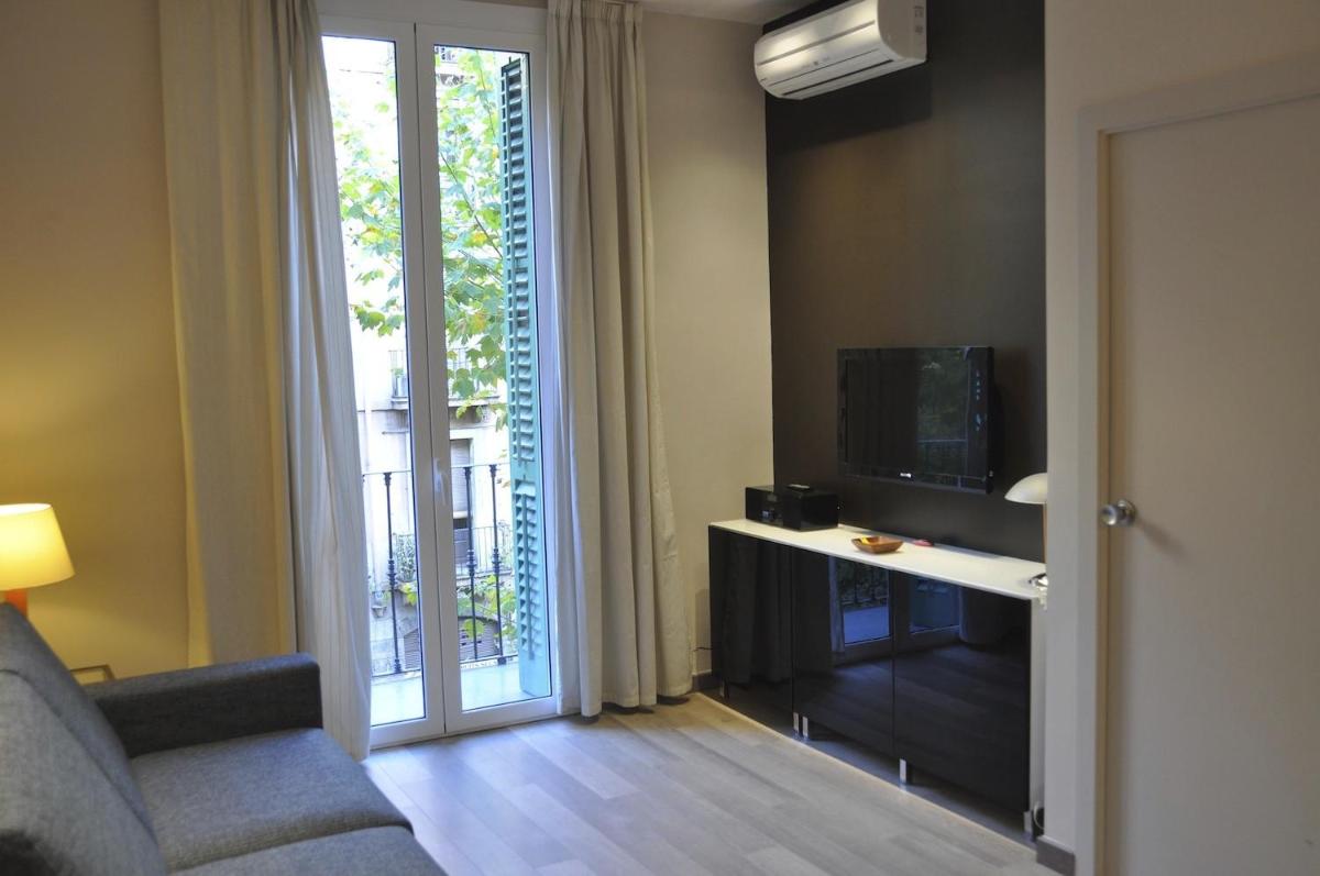One-Bedroom Apartment 3 photo 2