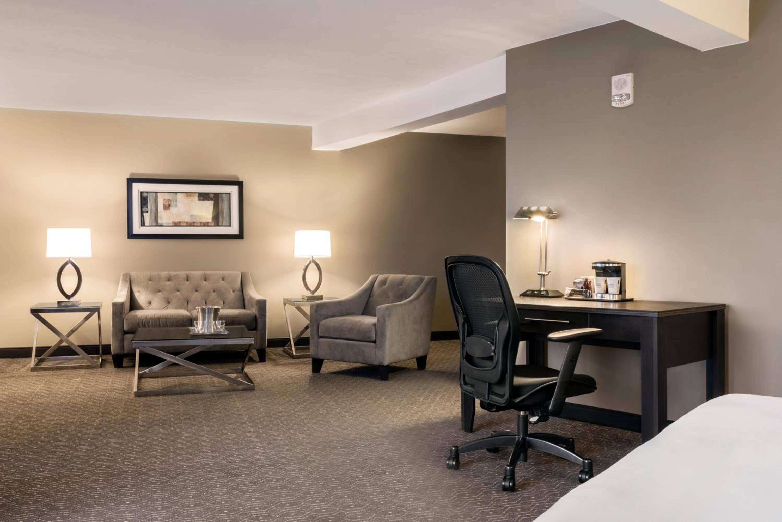 Junior Suite With Two Queen Beds - Mobility Access/Non-Smoking