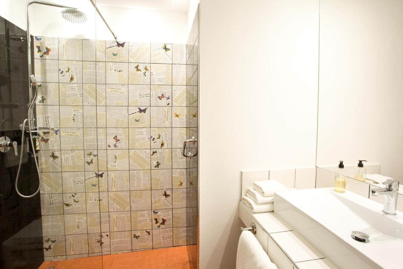 Double or Twin Room - Photo 12